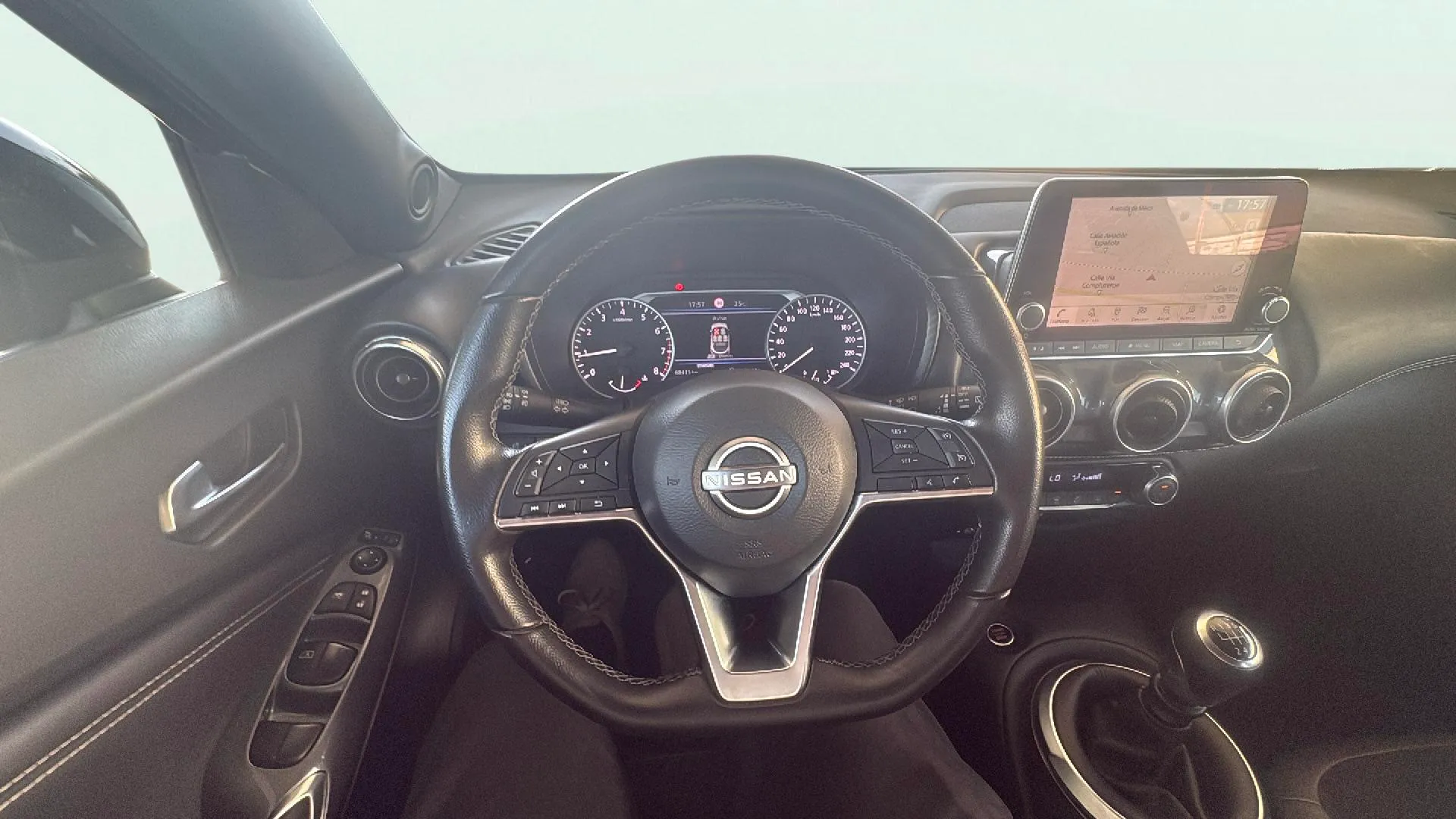 Nissan Juke DIG-T 6M/T Acenta - foto 11