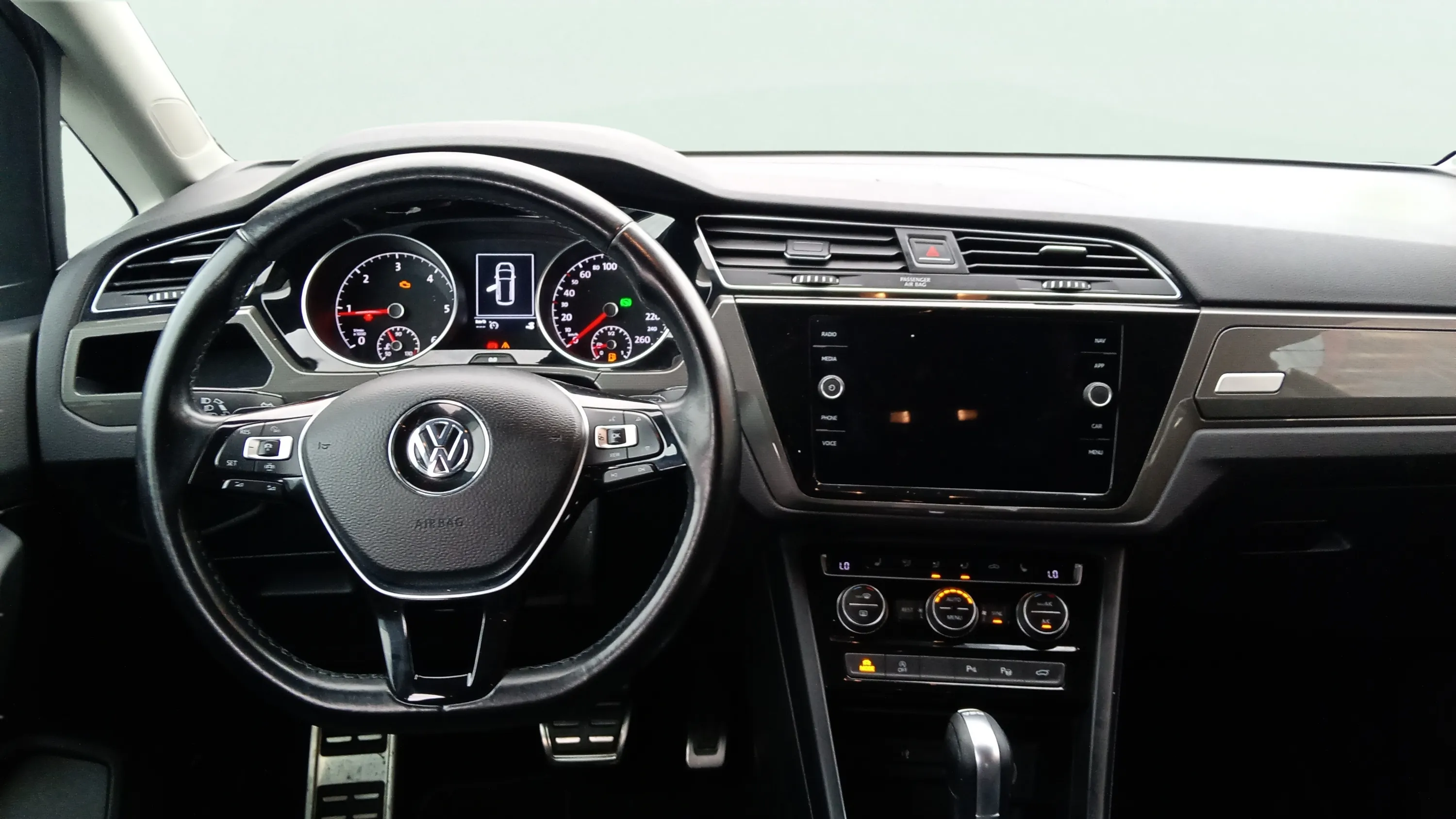 Volkswagen Touran Advance 2.0 TDI DSG - foto 10