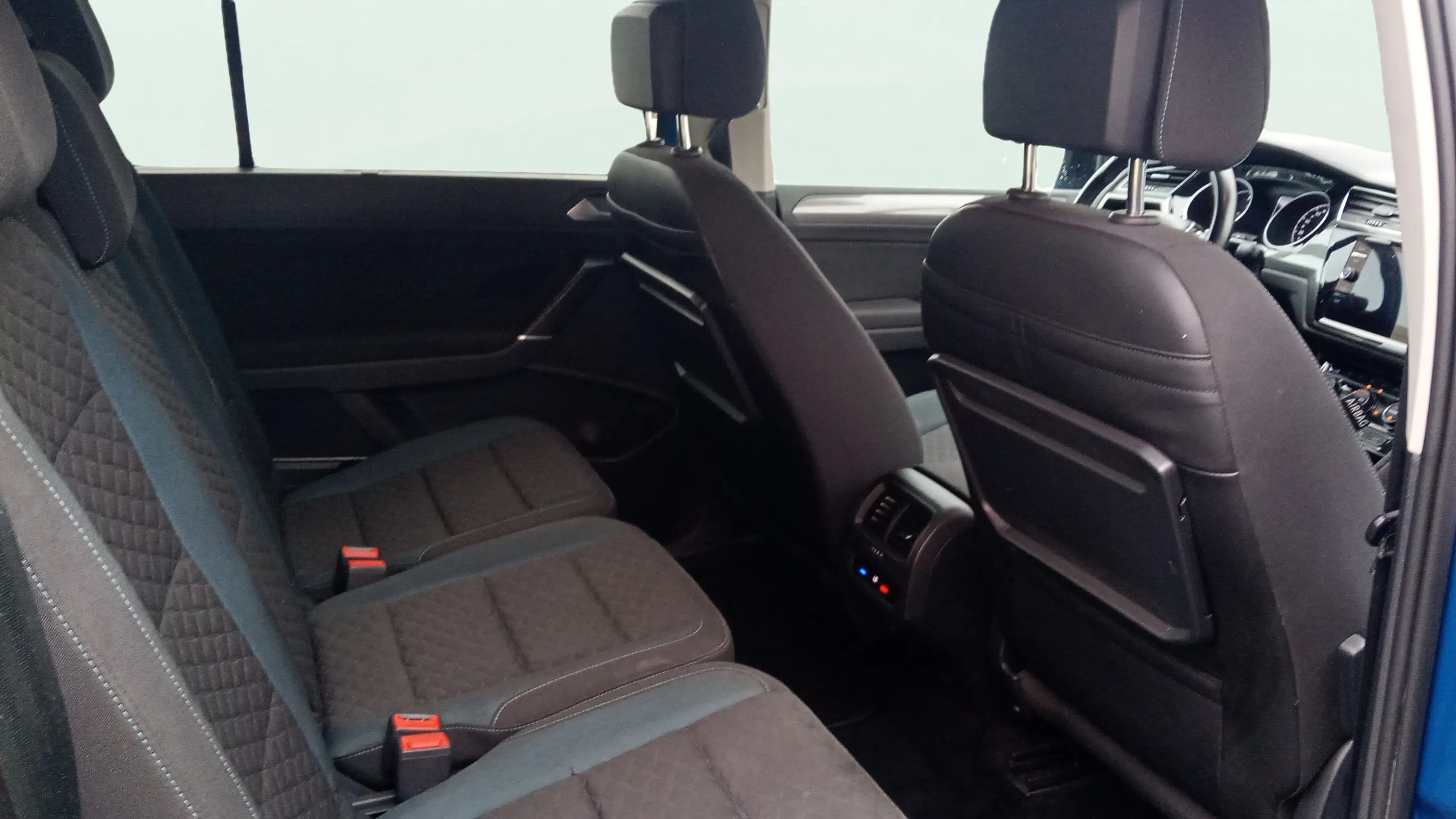 Volkswagen Touran Advance 2.0 TDI DSG - foto 24