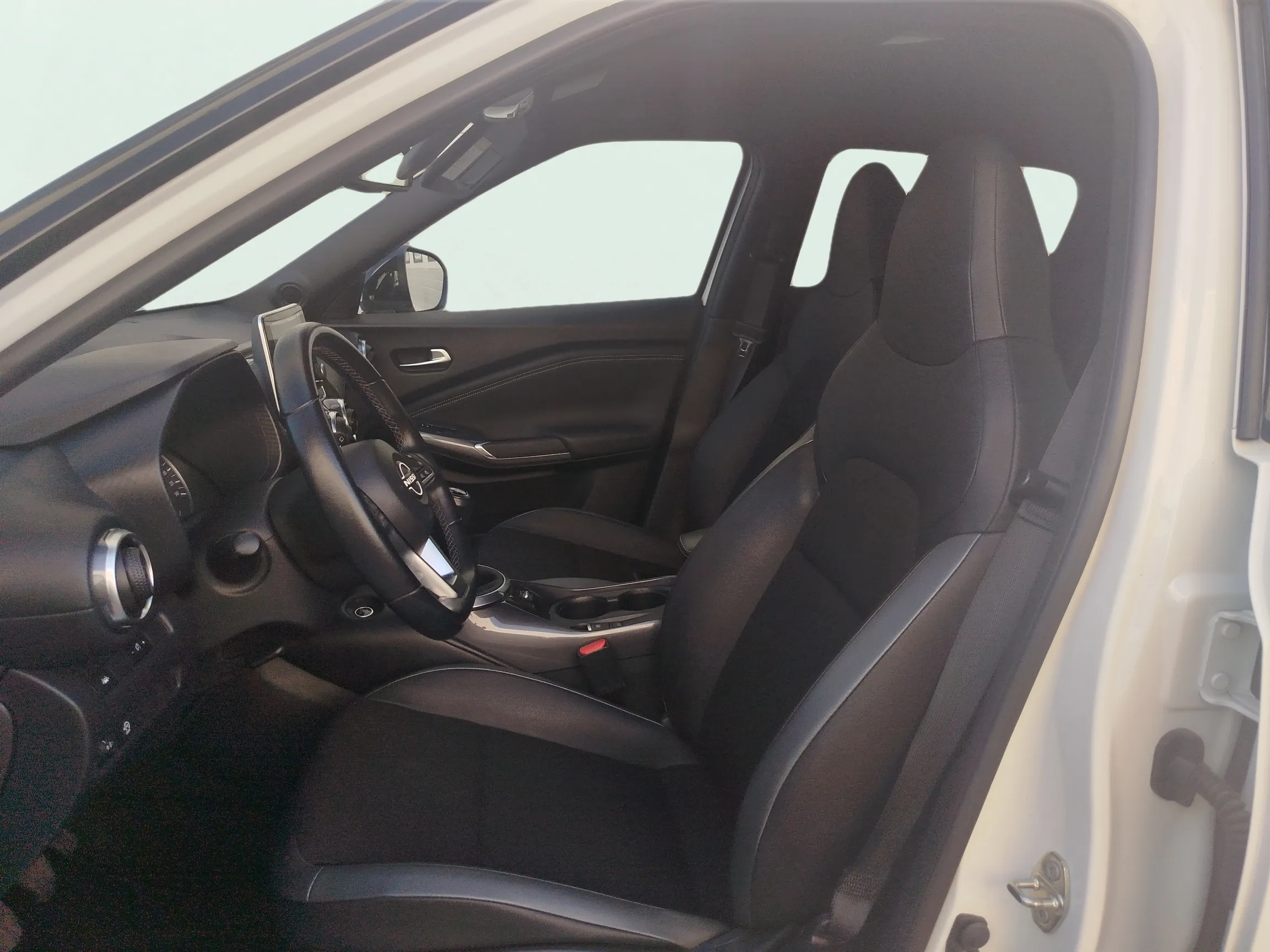 Nissan Juke DIG-T 6M/T Acenta - foto 14