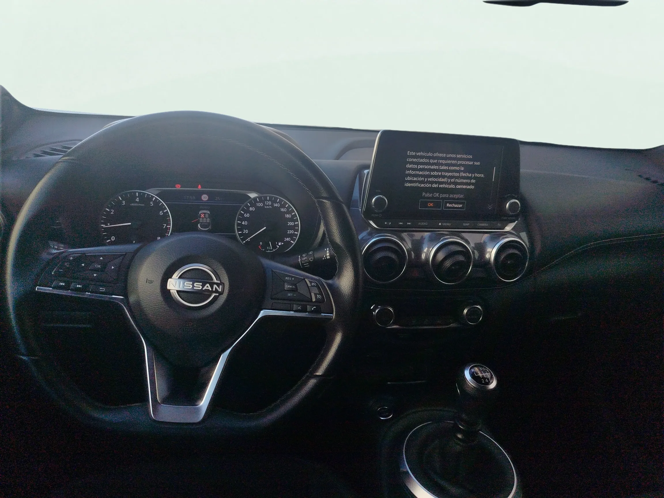 Nissan Juke DIG-T 6M/T Acenta - foto 12