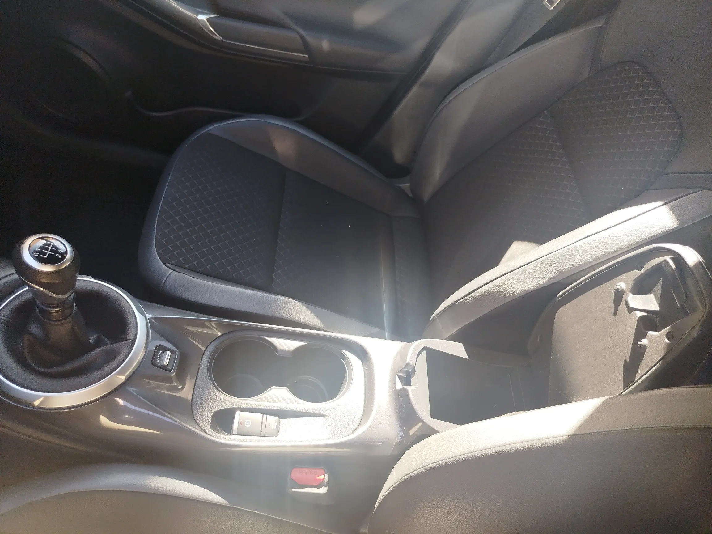 Nissan Juke DIG-T 6M/T Acenta - foto 19