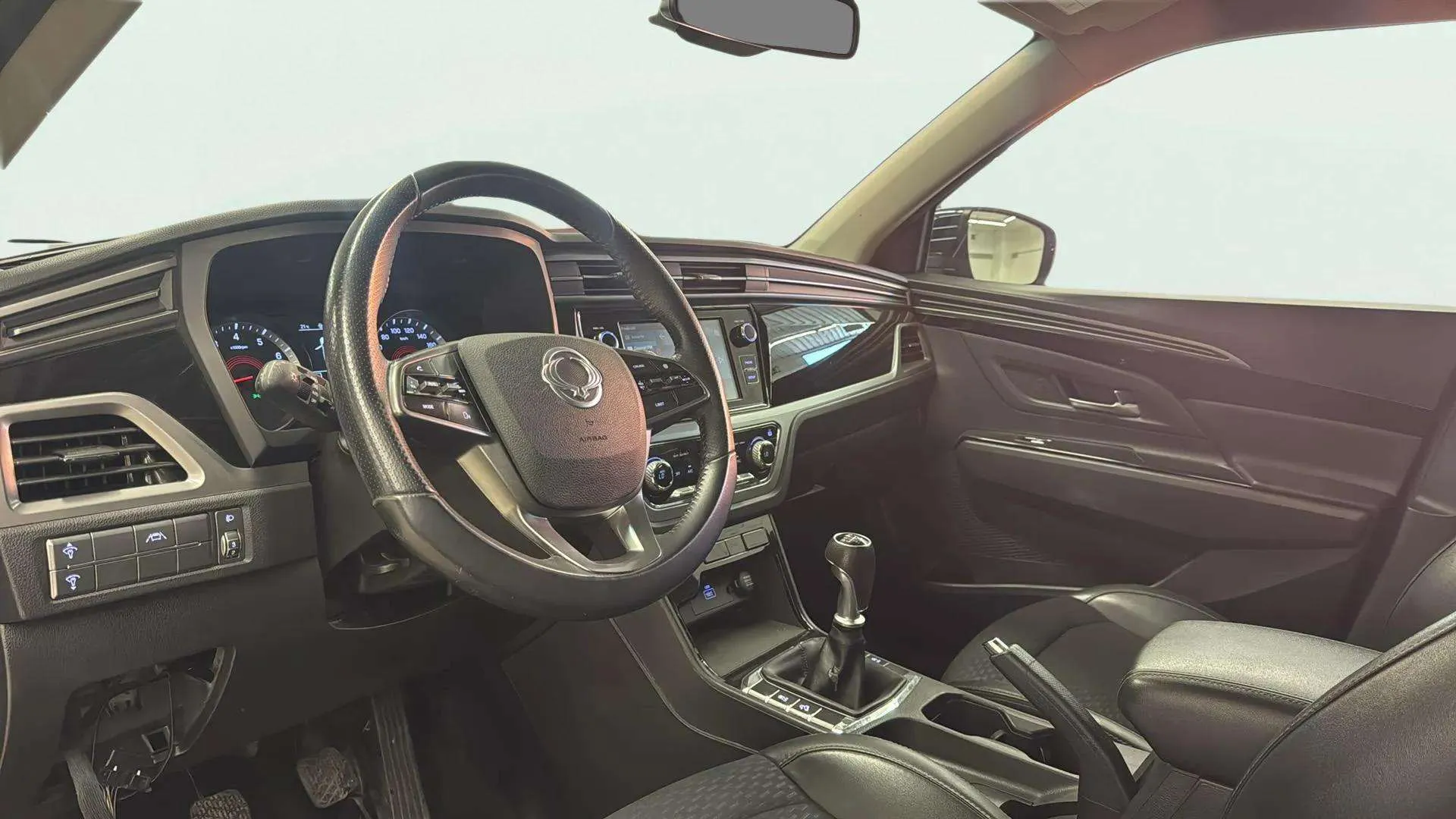 SsangYong Korando G15T LP Limited - foto 11