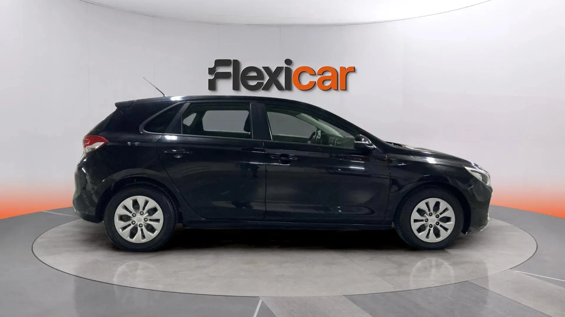 Hyundai i30 1.6 CRDi Go! - foto 8
