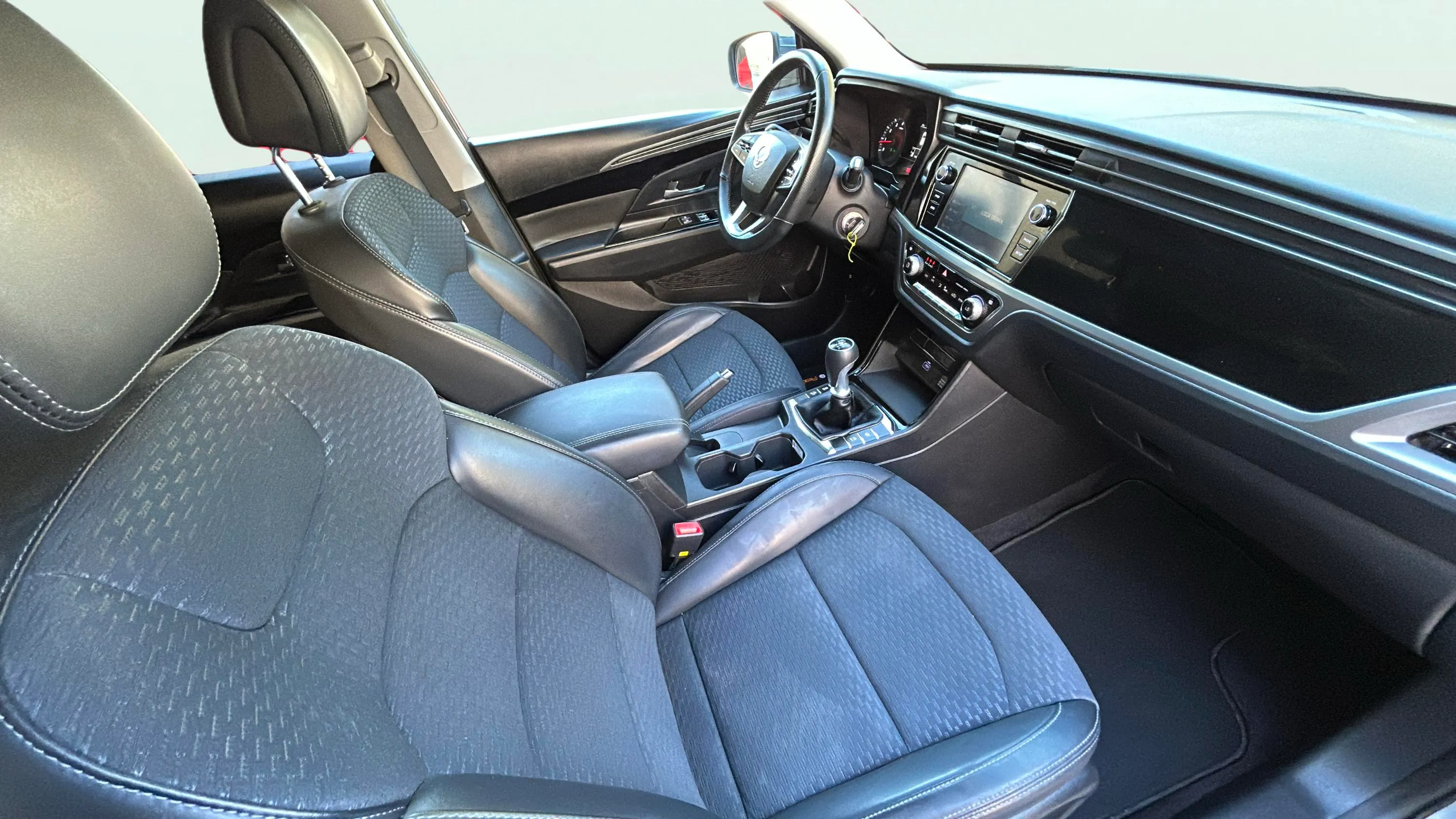 SsangYong Korando G15T LP Limited - foto 14