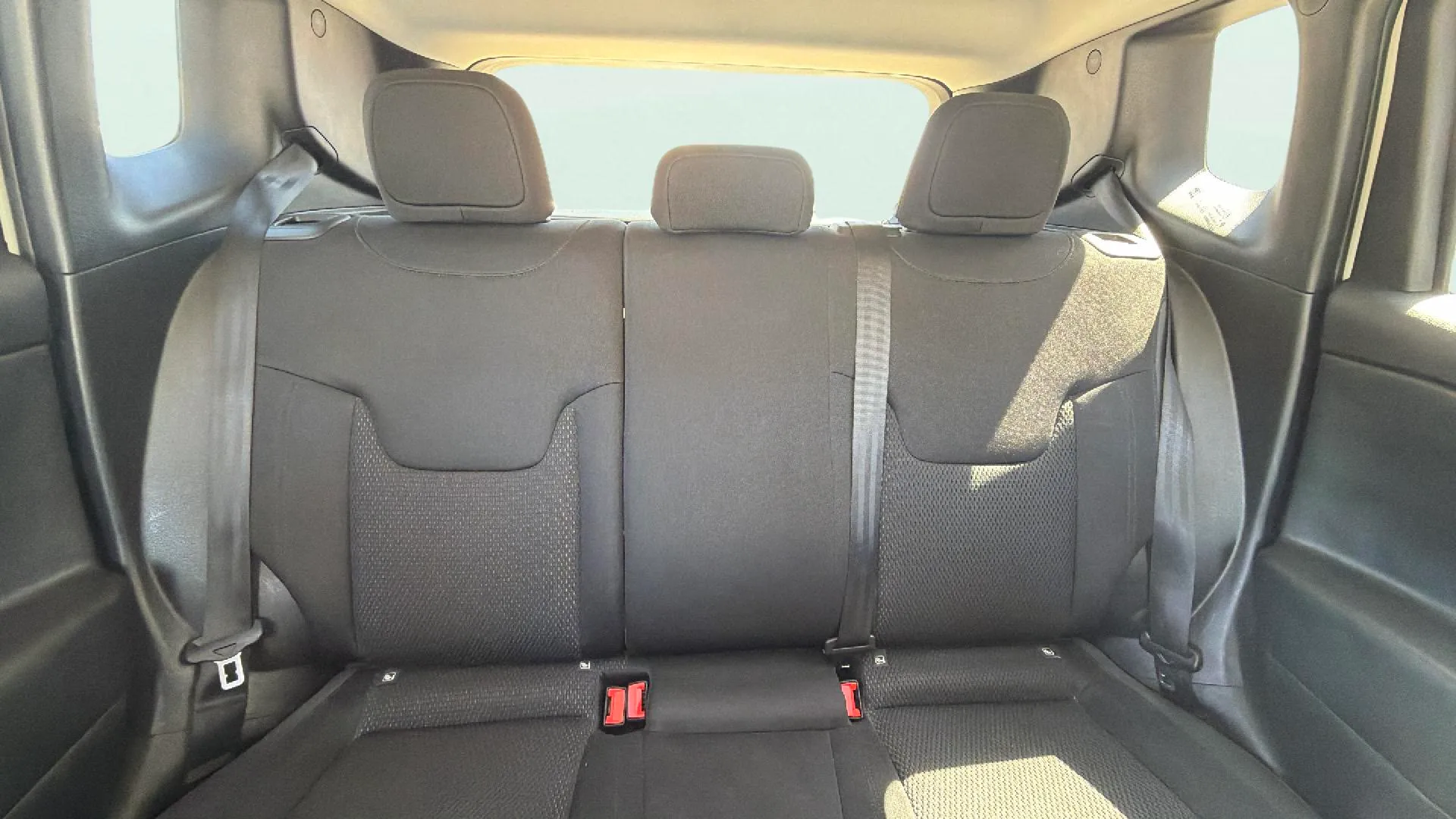 Jeep Renegade 1.0G Night Eagle 4x2 - foto 18