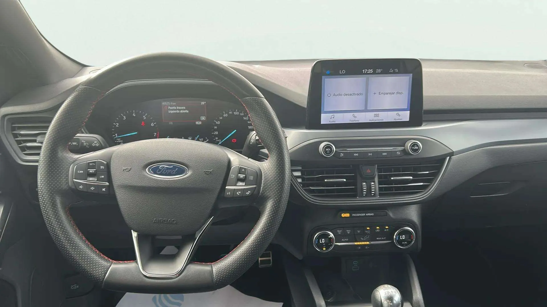 Ford Focus 1.0 EcoBoost MHEV ST-Line Design SIP - foto 26
