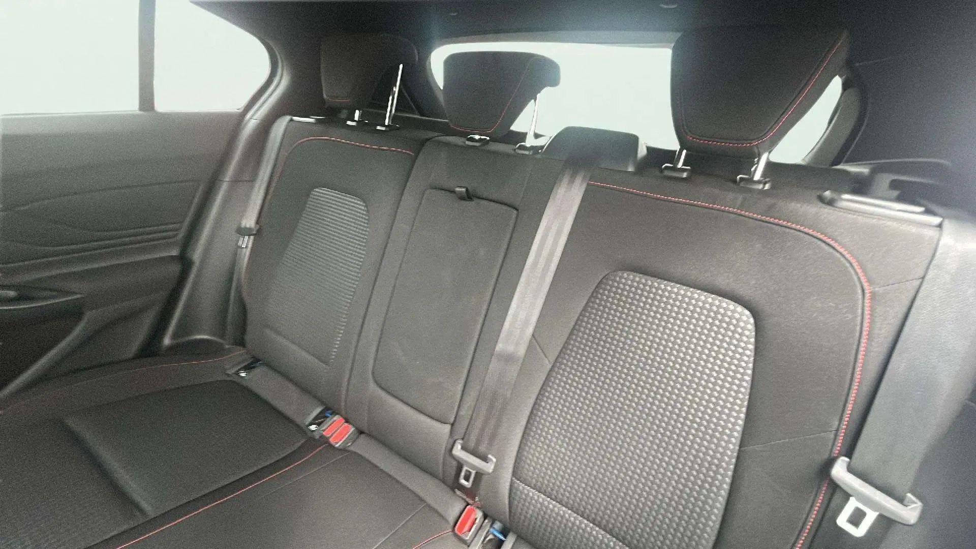 Ford Focus 1.0 EcoBoost MHEV ST-Line Design SIP - foto 19