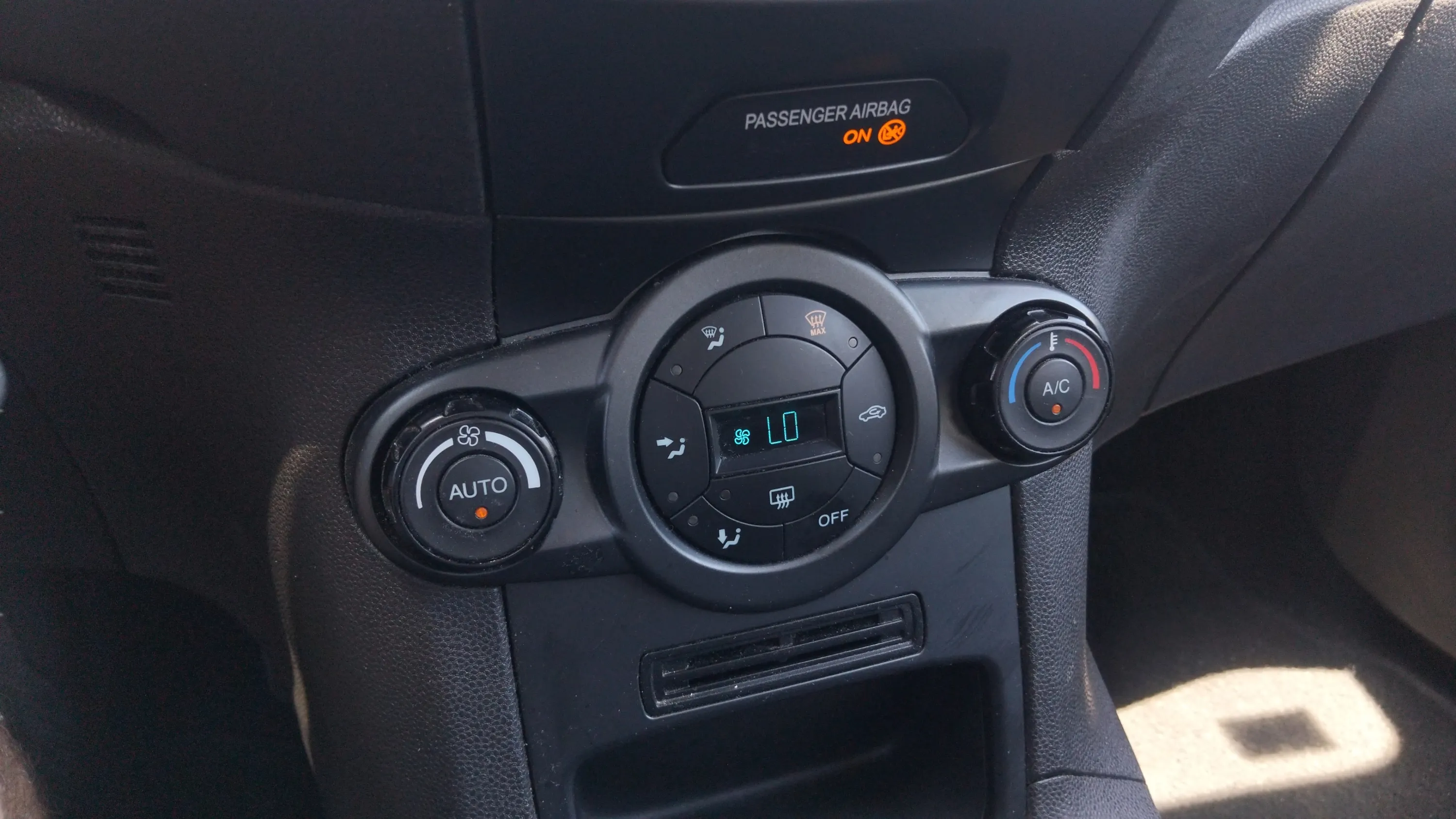 Ford Fiesta 1.0 EcoBoost Active - foto 21