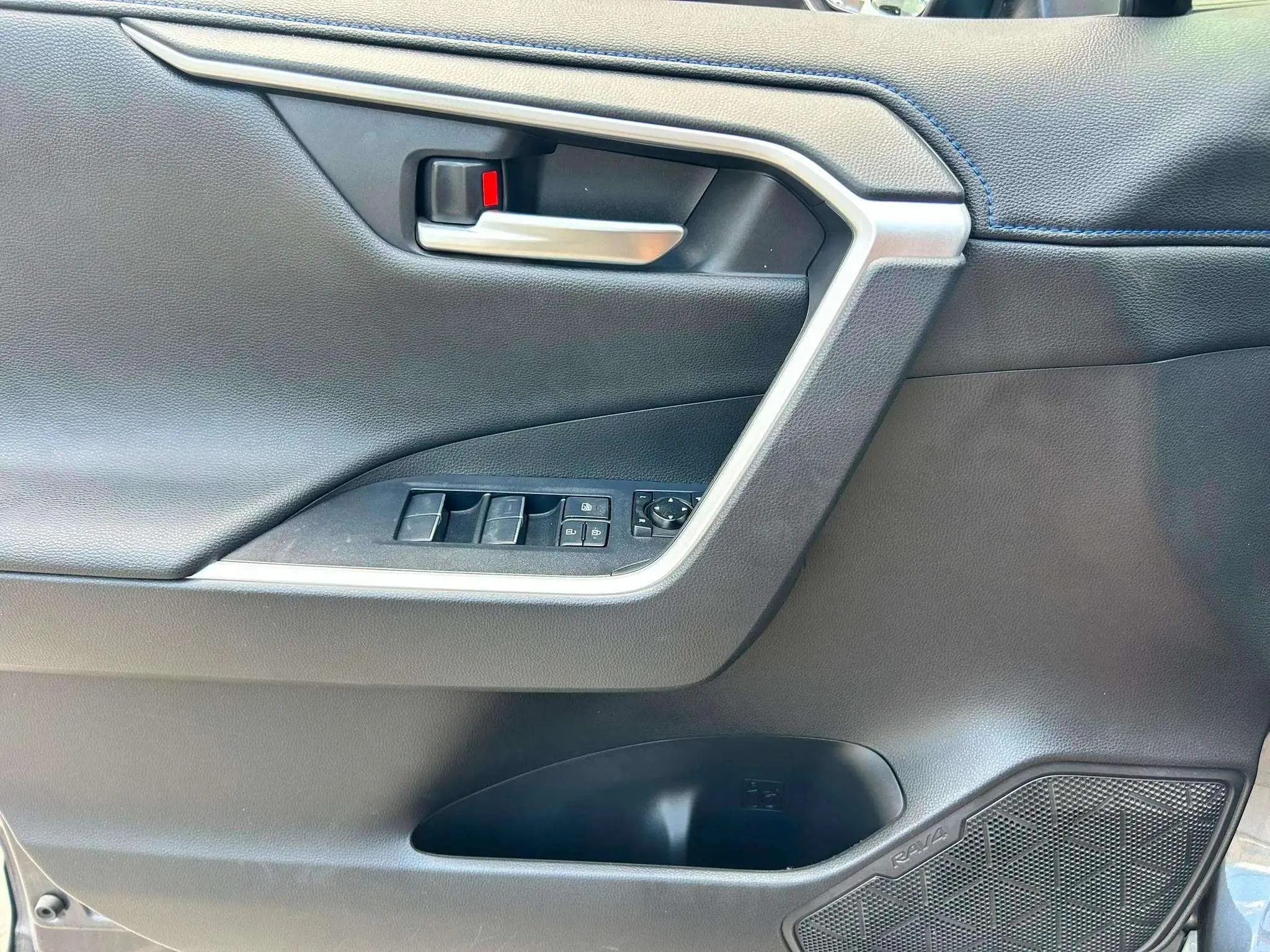 Toyota RAV4 2.5l 220H Feel! - foto 20