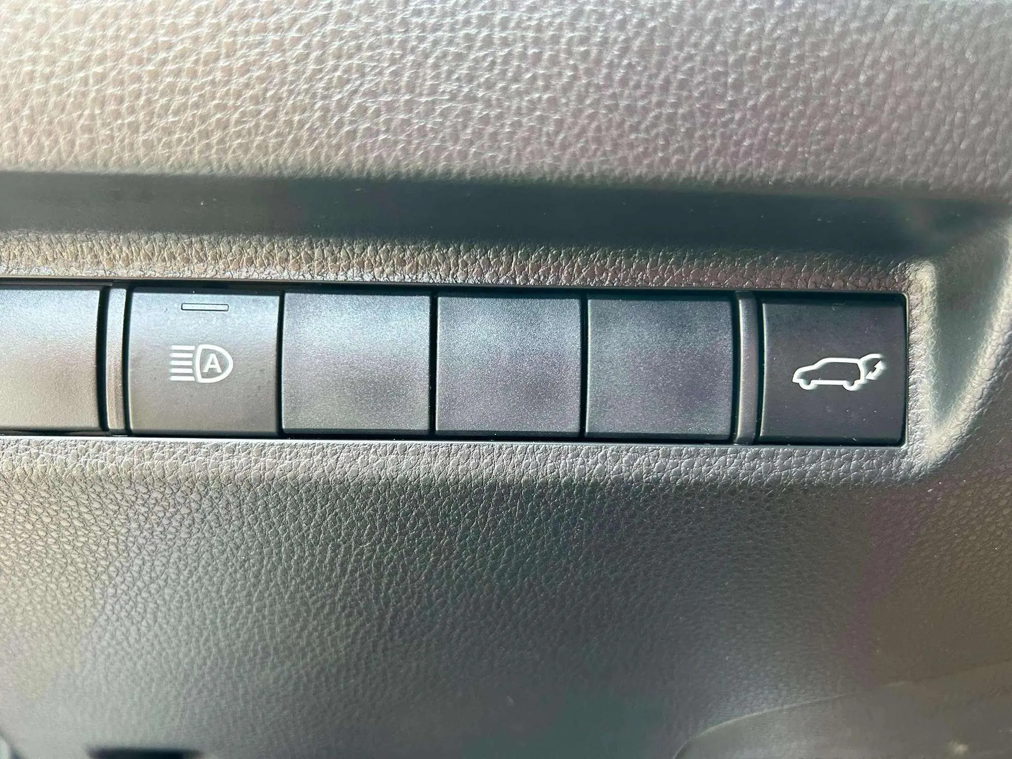 Toyota RAV4 2.5l 220H Feel! - foto 15