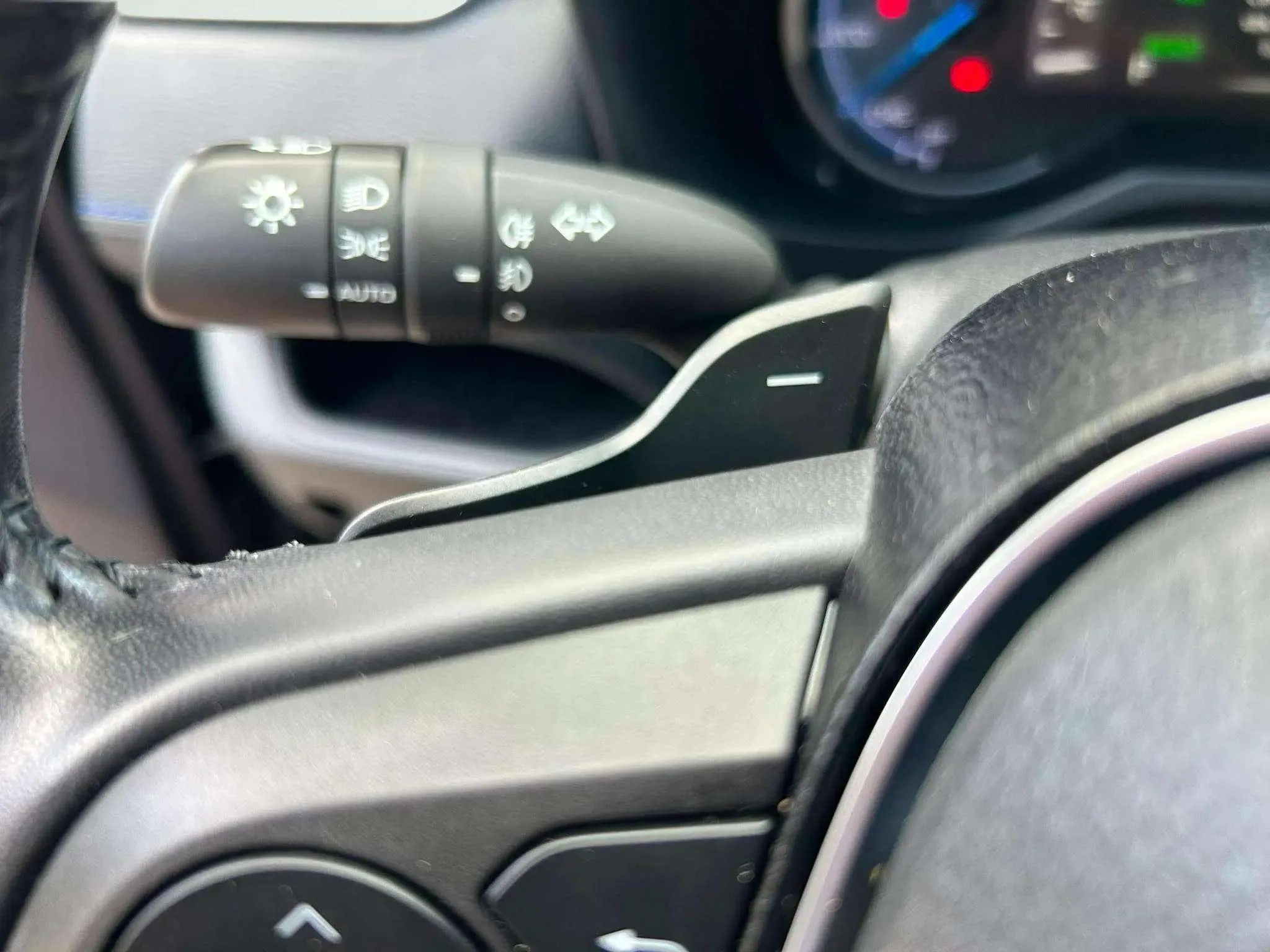 Toyota RAV4 2.5l 220H Feel! - foto 13