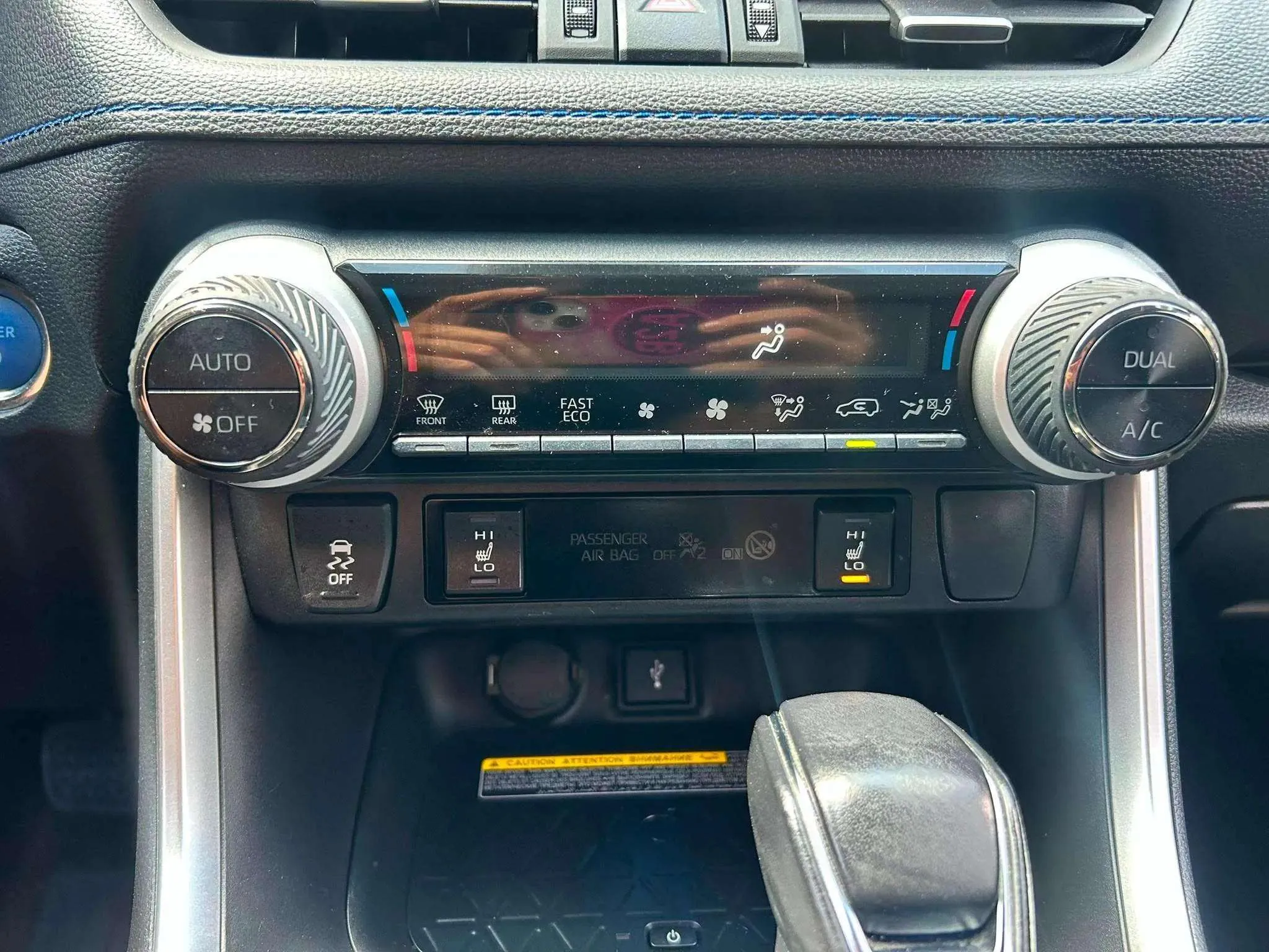 Toyota RAV4 2.5l 220H Feel! - foto 17