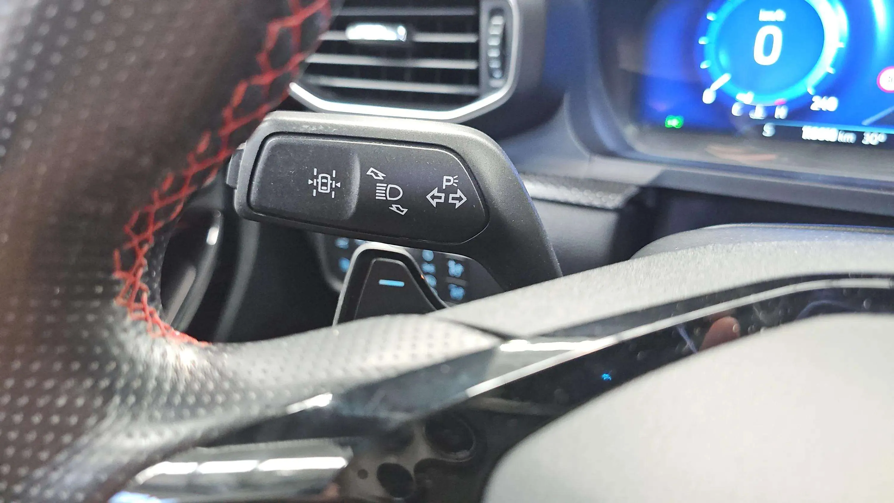 Ford Explorer 3.0 PHEV AWD ST-Line - foto 19