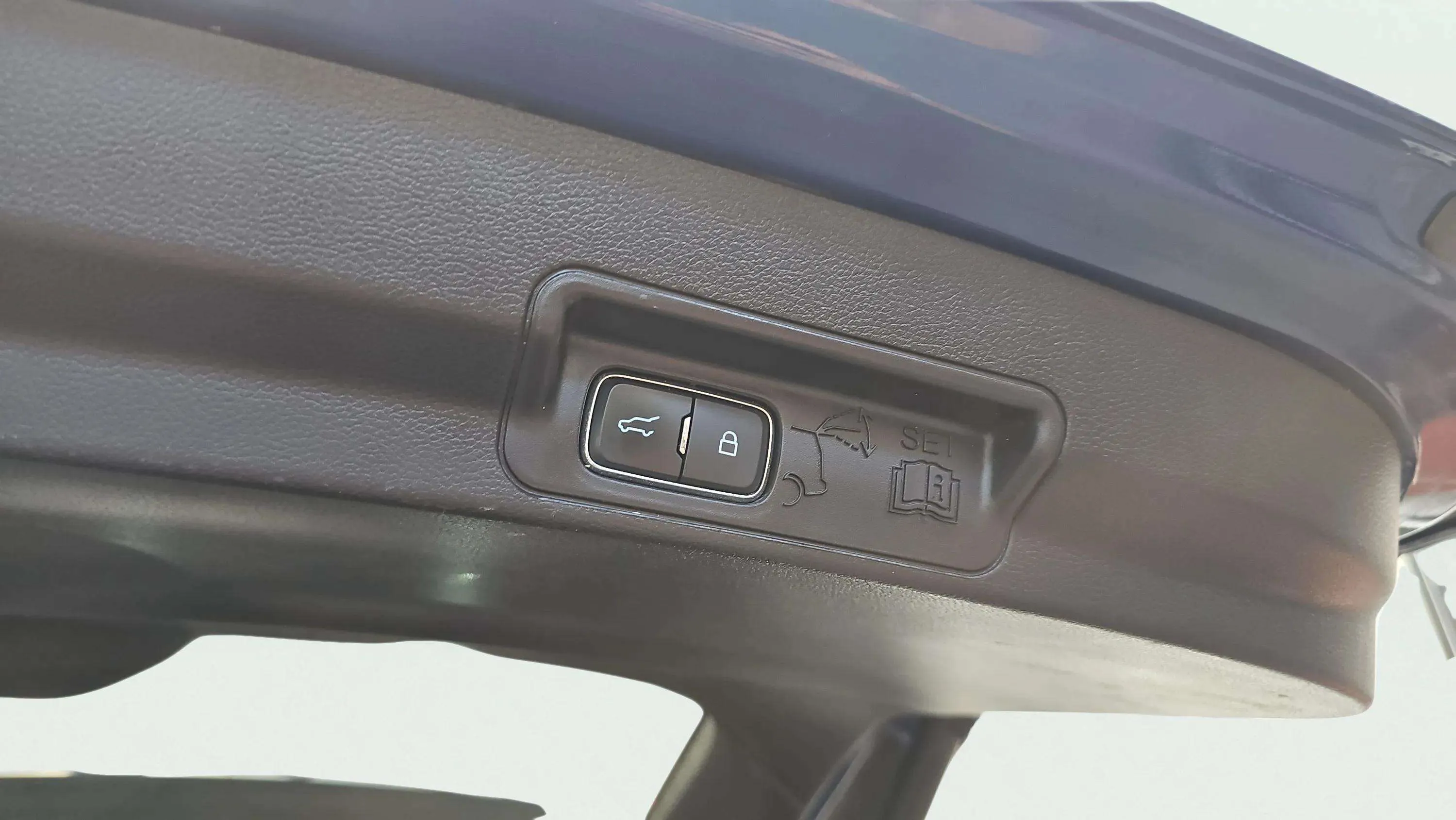 Ford Explorer 3.0 PHEV AWD ST-Line - foto 13