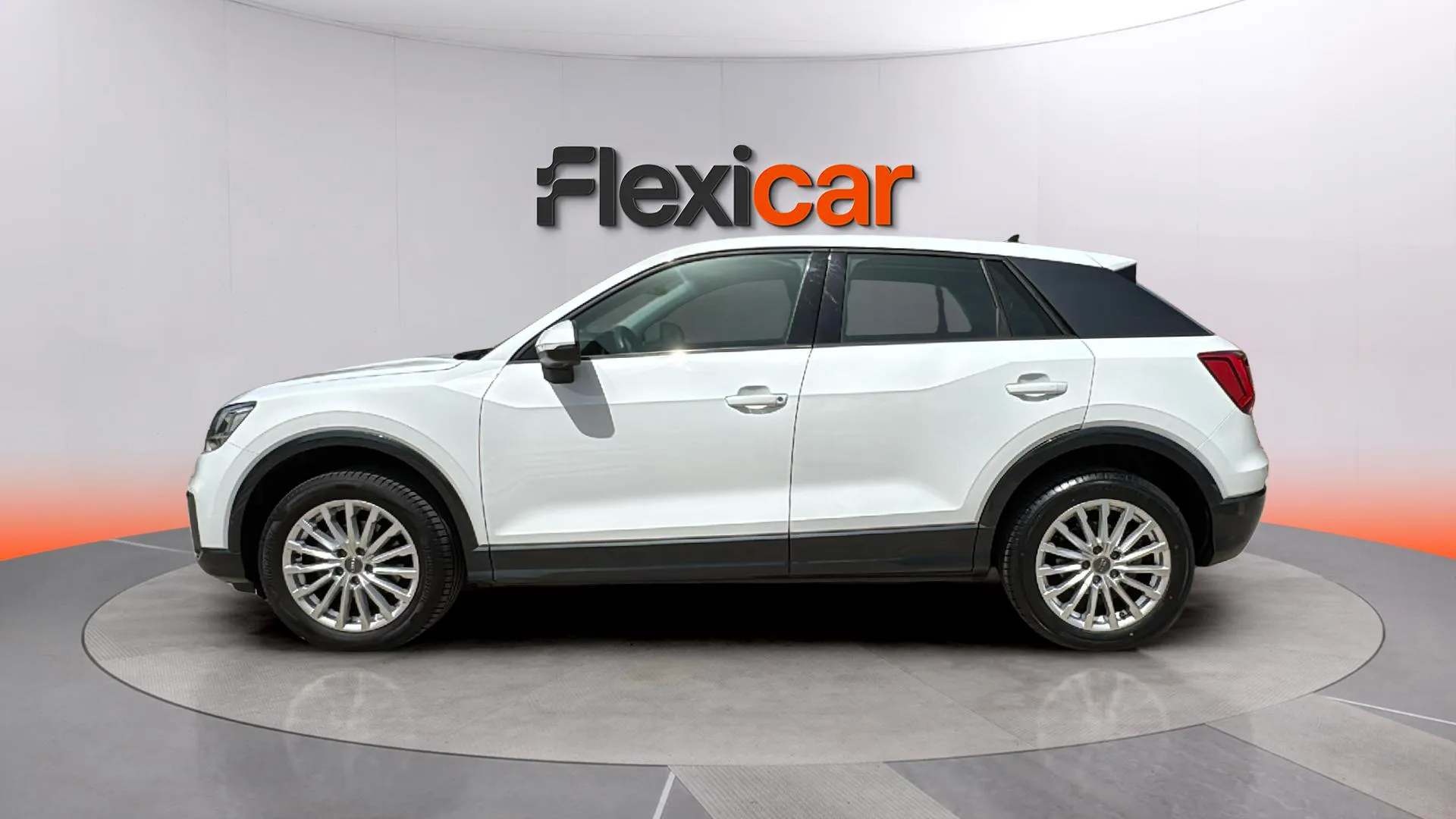 Audi Q2 Advanced 30 TFSI - foto 4