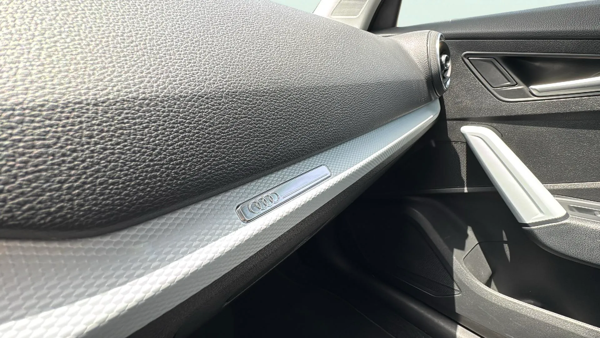 Audi Q2 Advanced 30 TFSI - foto 27