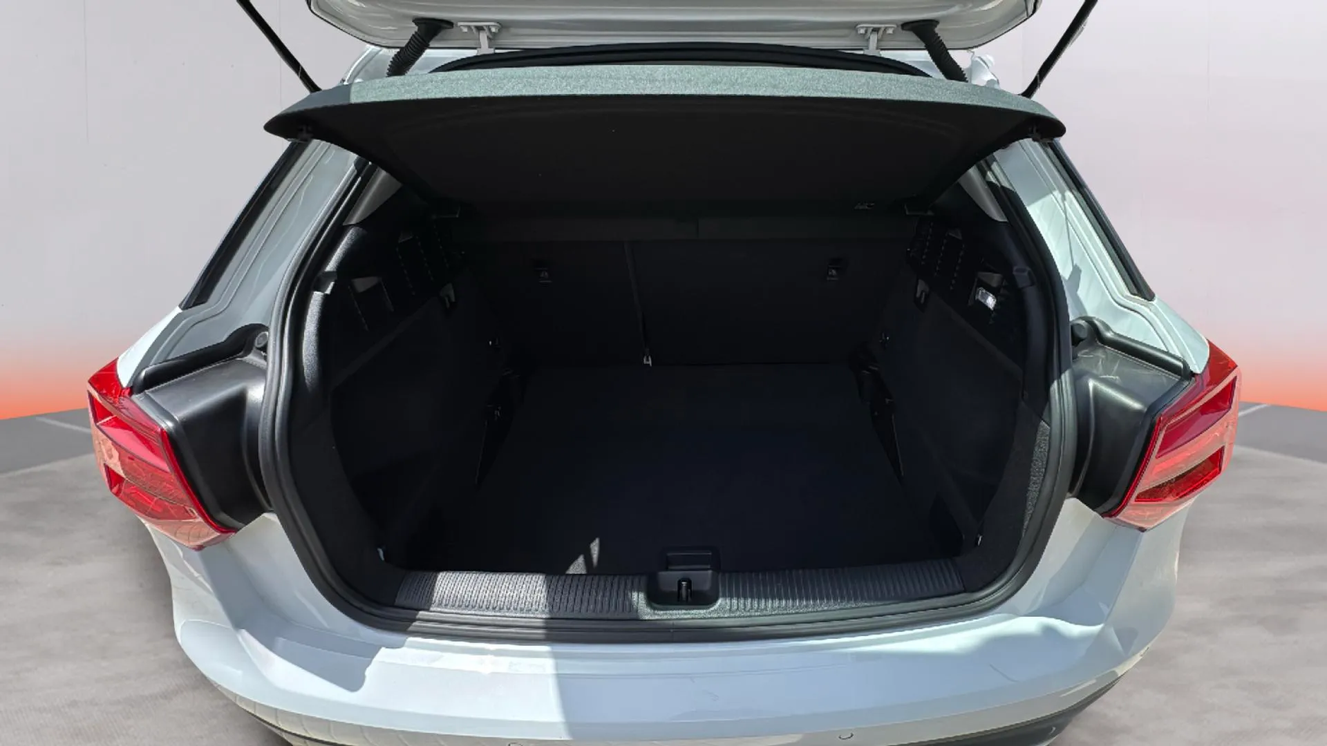 Audi Q2 Advanced 30 TFSI - foto 29