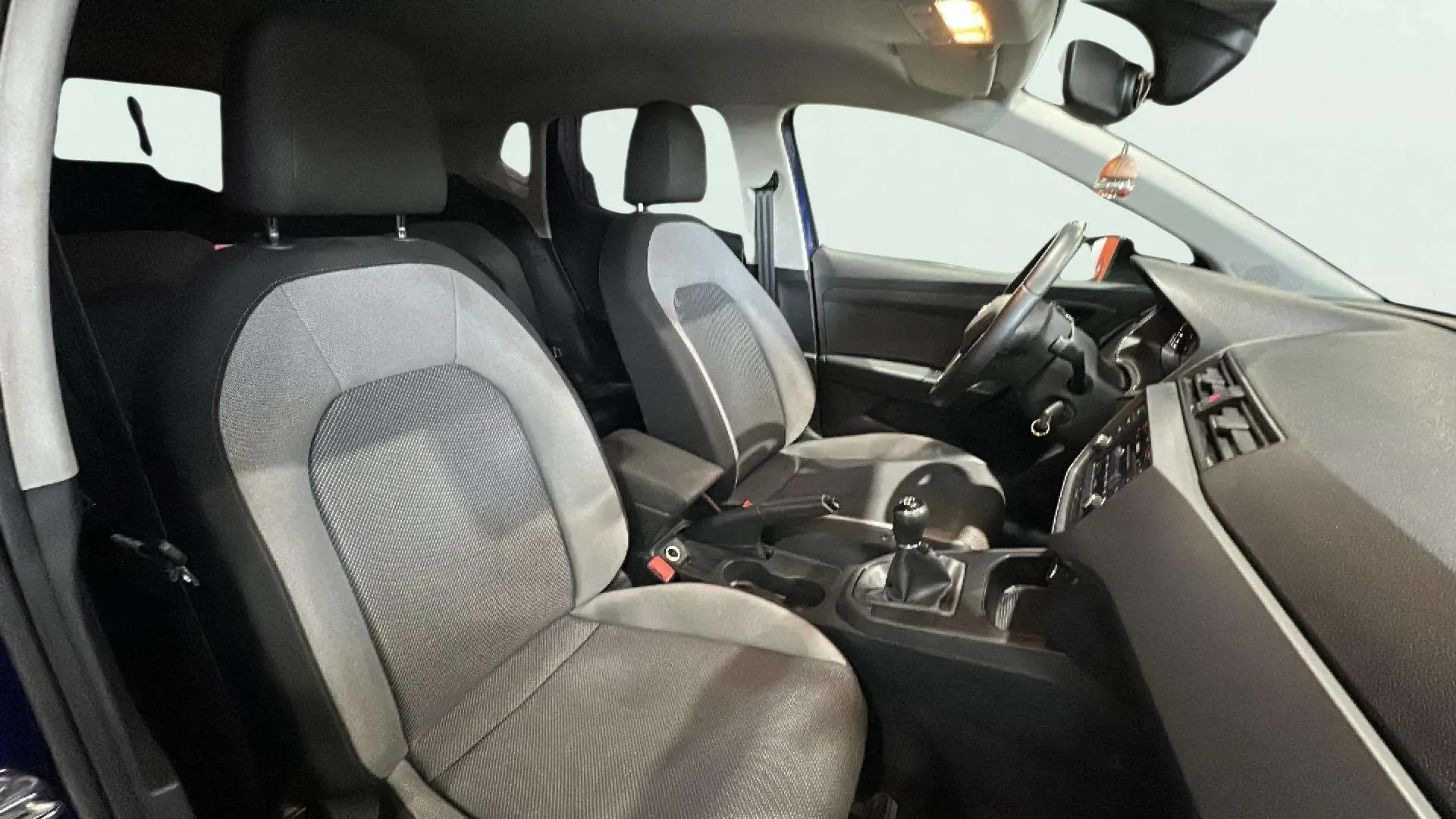 SEAT Ibiza 1.0 TSI Reference Business - foto 17