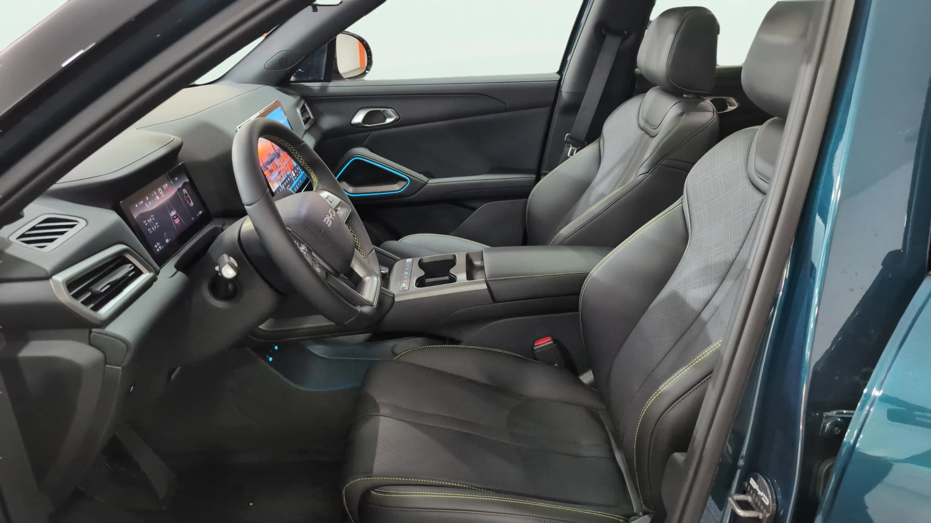 BYD Atto 2 DM-i Boost - foto 13