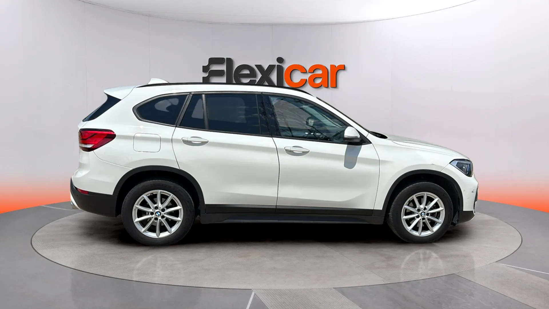 BMW X1 sDrive18d - foto 8