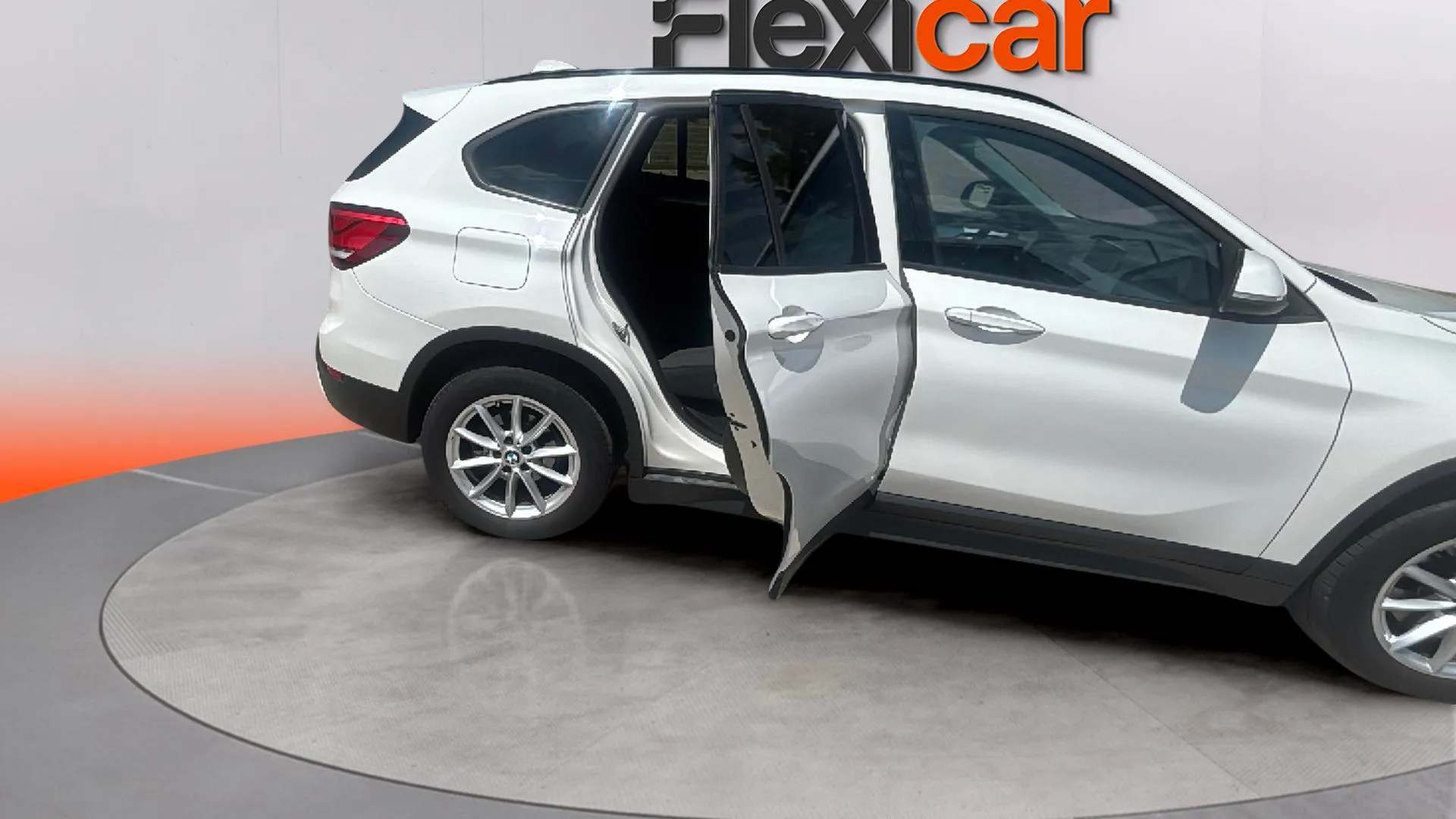 BMW X1 sDrive18d - foto 13