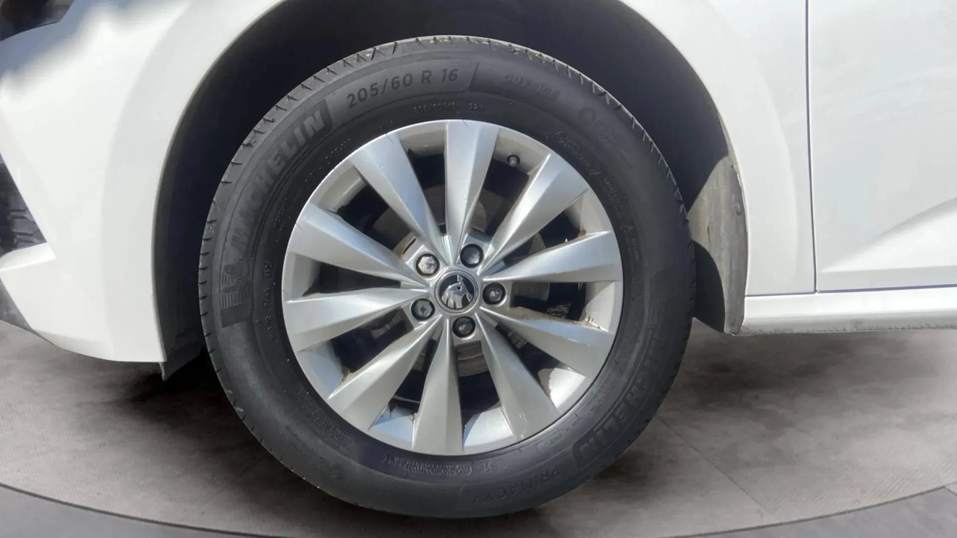 Škoda Kamiq 1.0 TSI DSG Ambition - foto 8