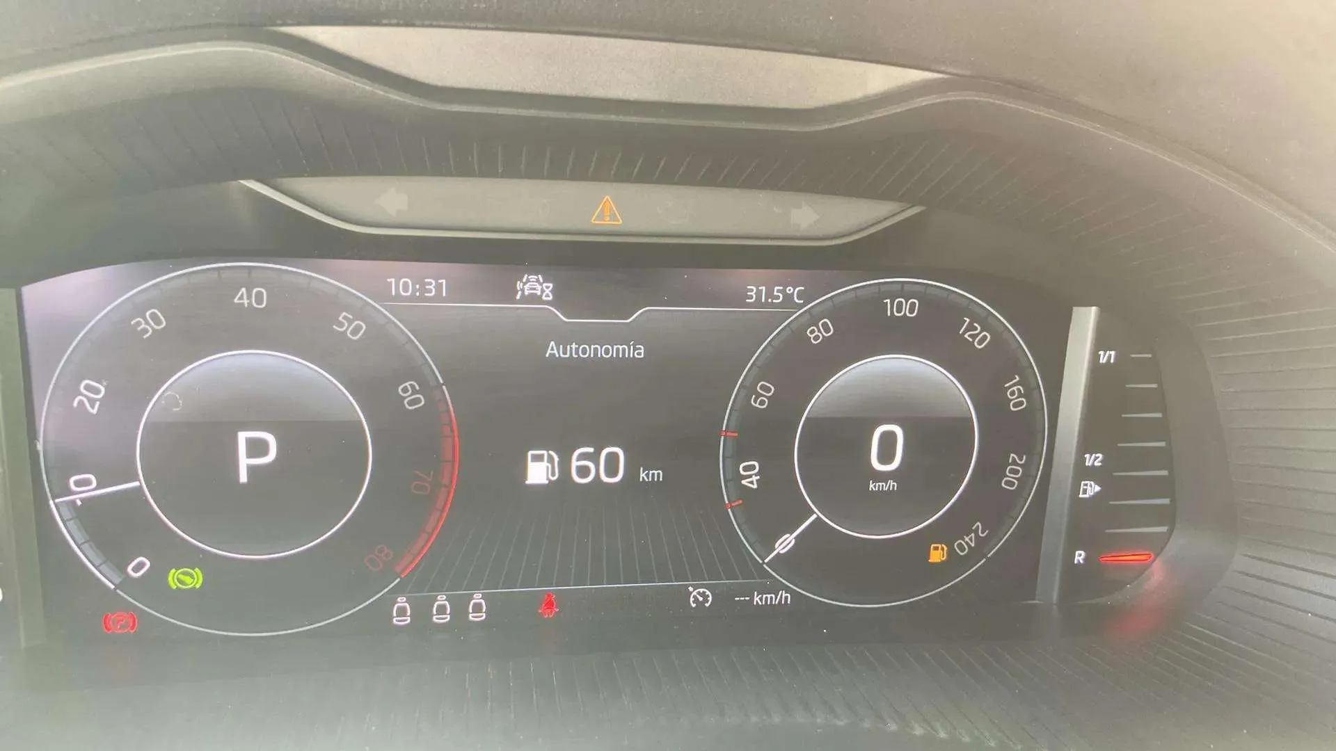 Škoda Kamiq 1.0 TSI DSG Ambition - foto 16
