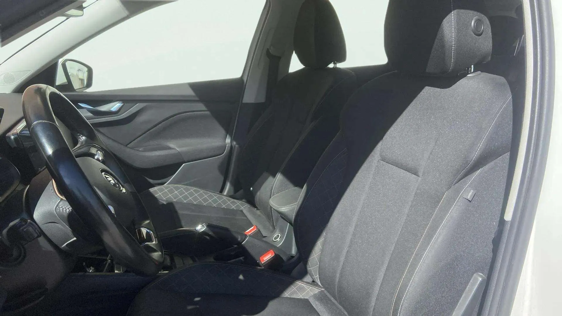 Škoda Kamiq 1.0 TSI DSG Ambition - foto 20