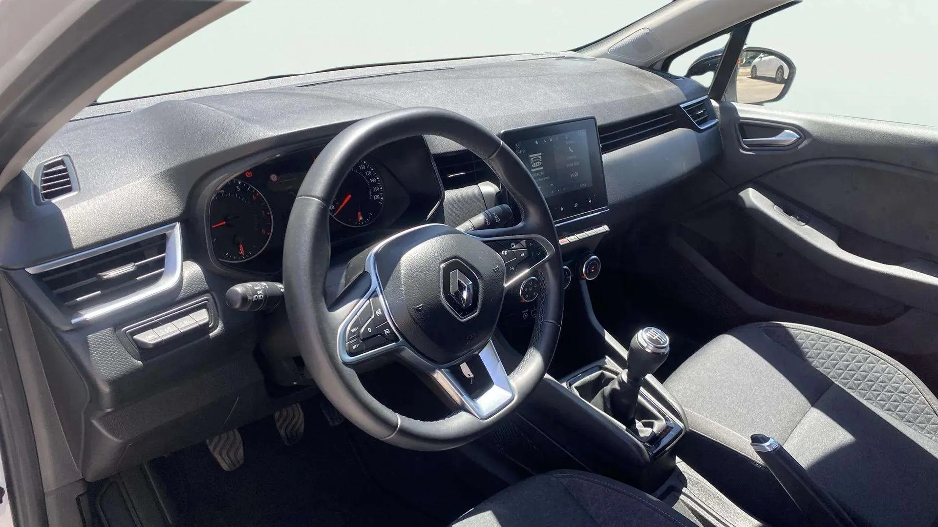 Renault Clio Equilibre TCe - foto 9