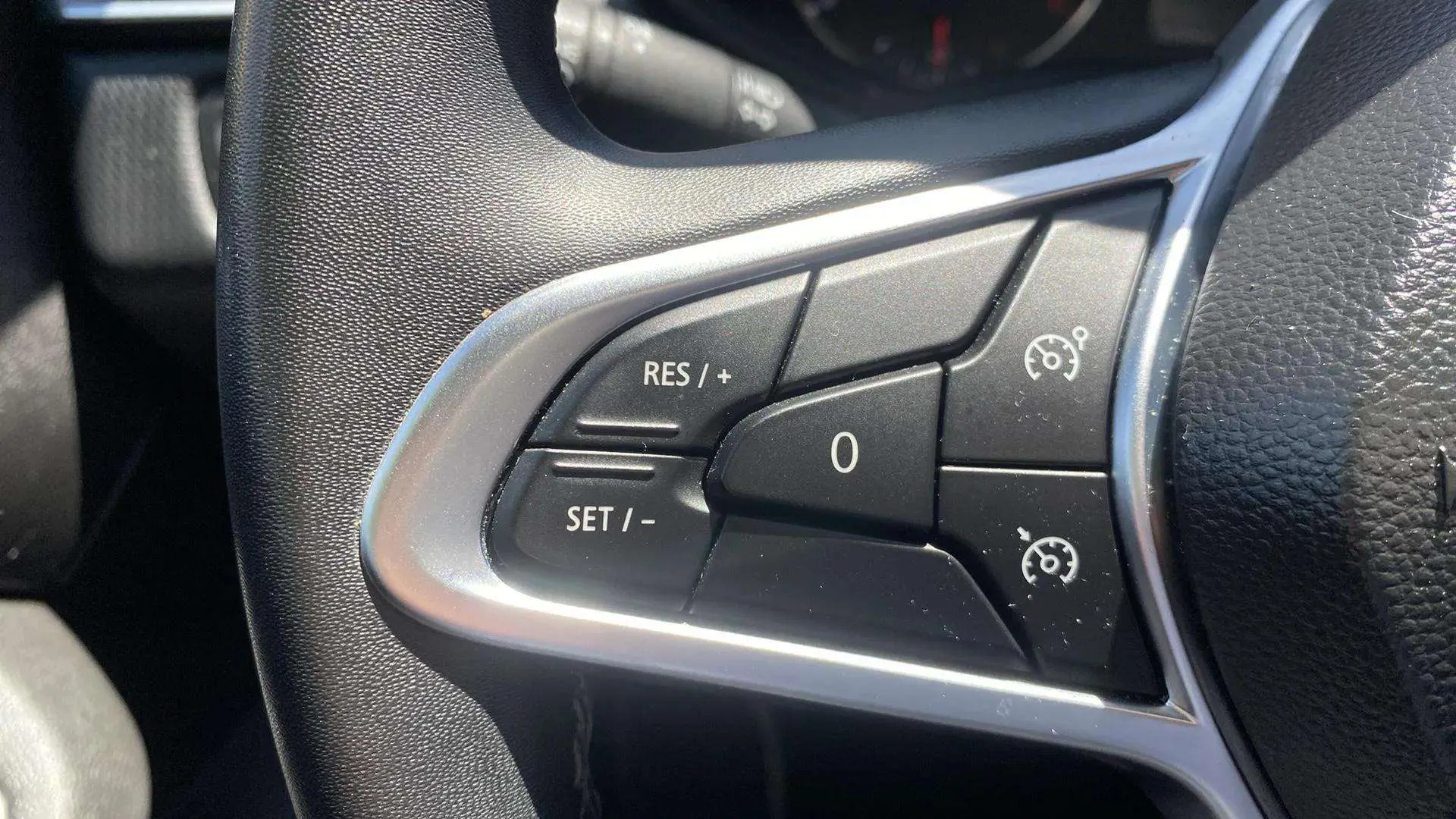 Renault Clio Equilibre TCe - foto 13