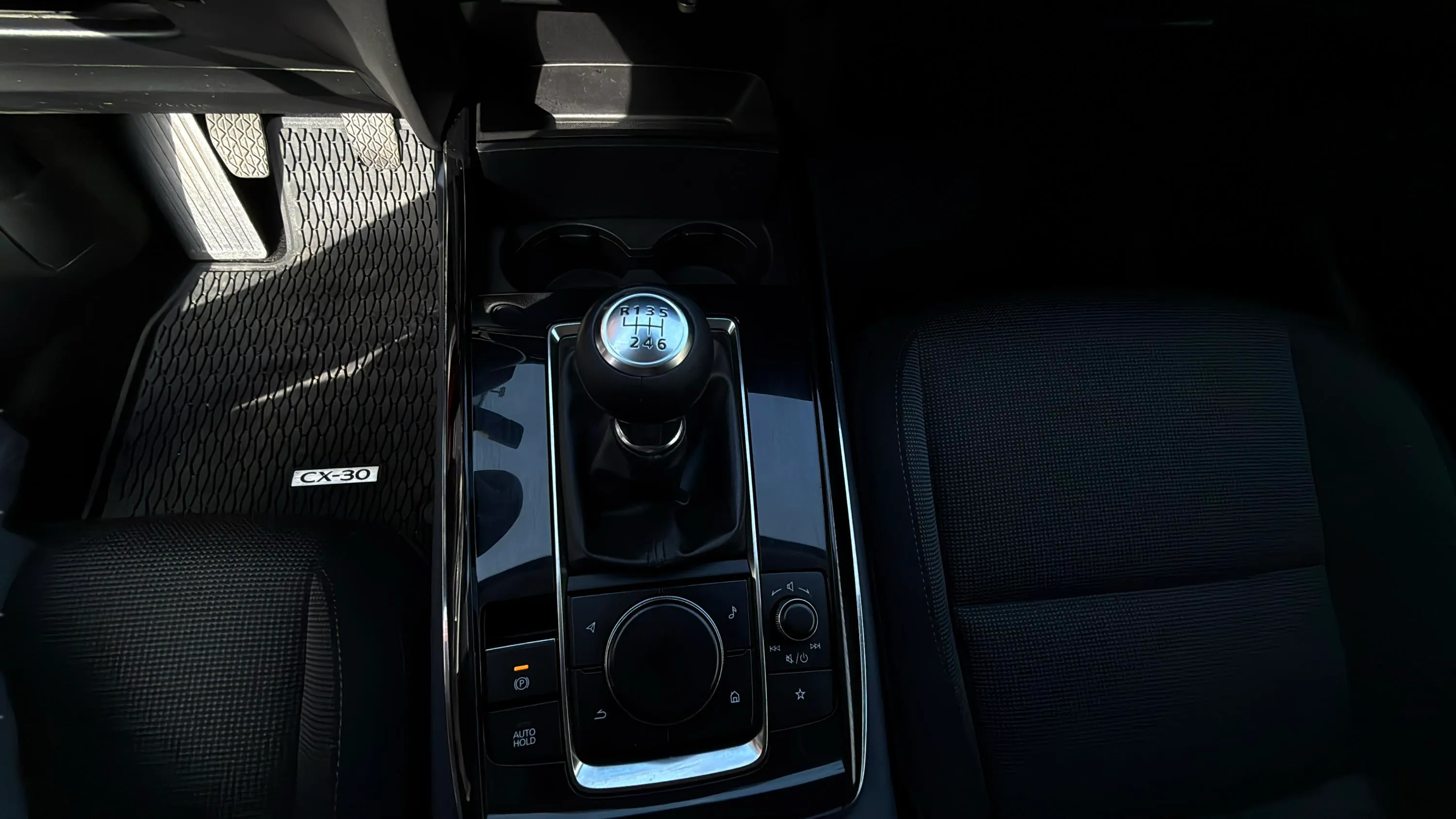 Mazda CX-30 SKYACTIV-X 2.0 Evolution - foto 17