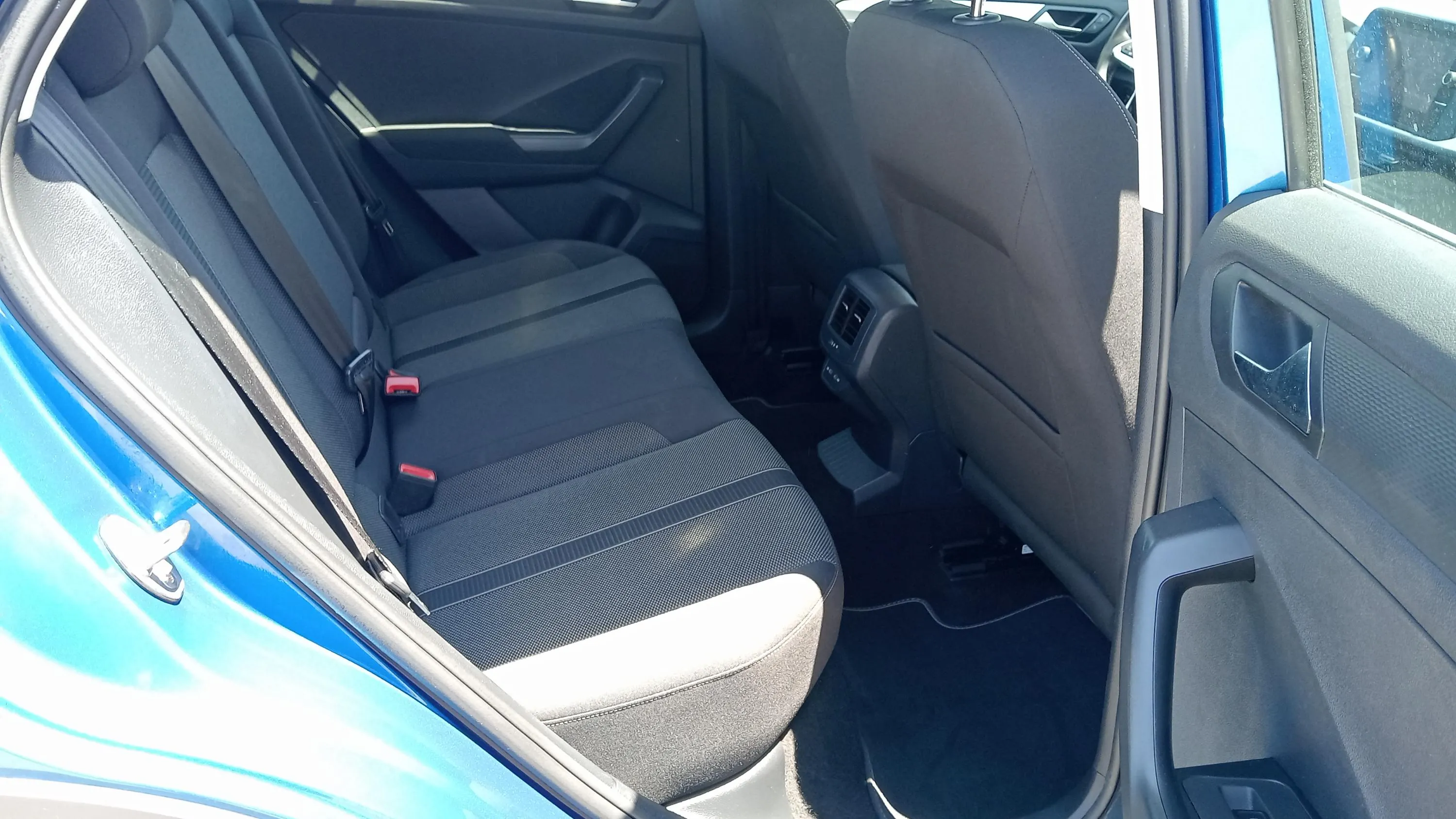 Volkswagen T-Roc Life 1.5 TSI DSG - foto 18
