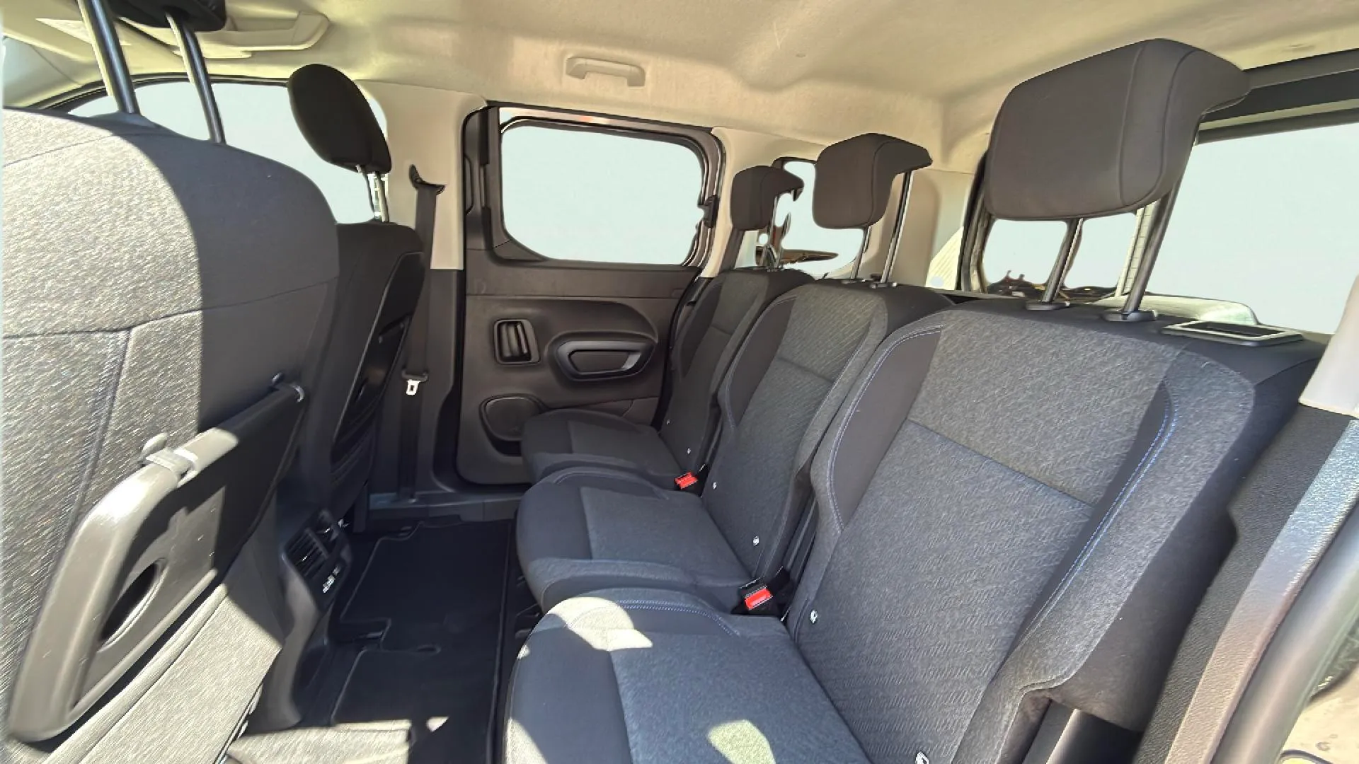Peugeot Rifter Allure Standard PureTech - foto 21
