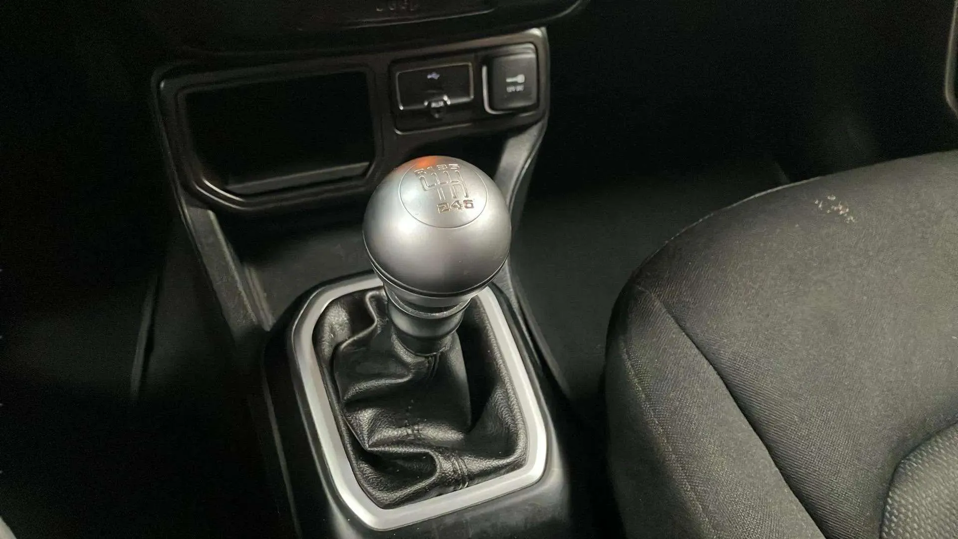 Jeep Renegade 1.0G Limited 4x2 - foto 17