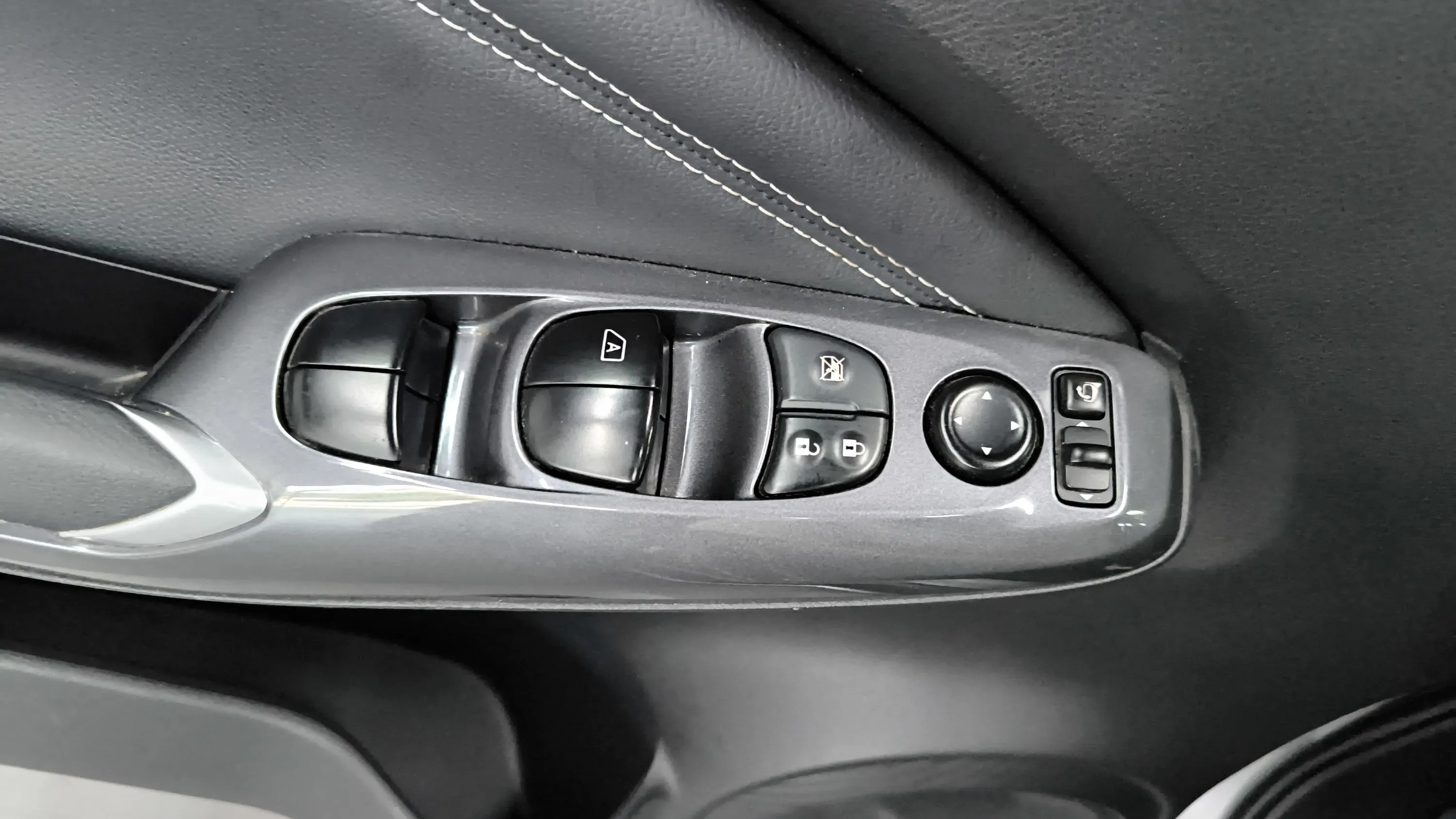 Nissan Juke DIG-T N-Connecta - foto 27