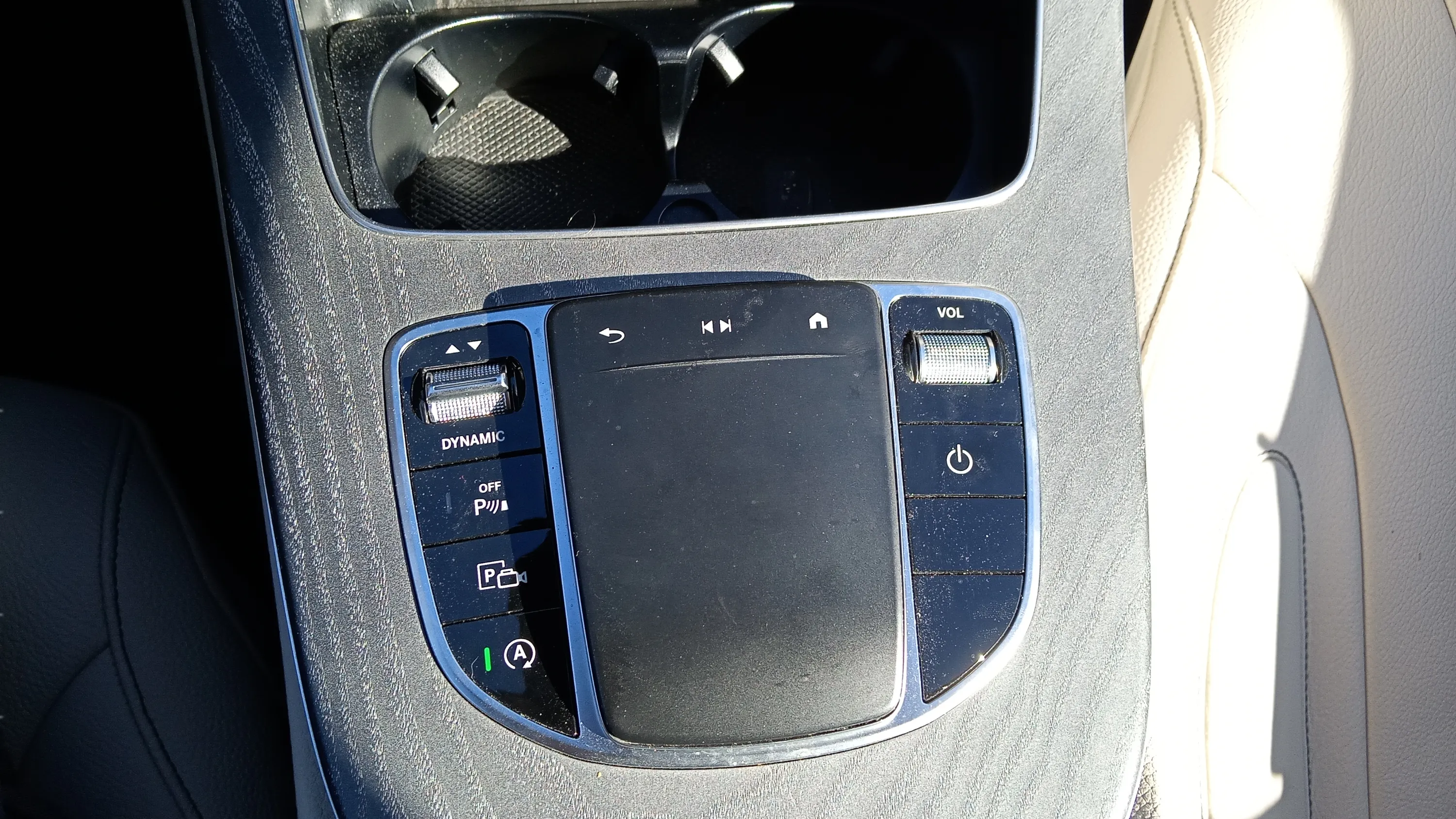 Mercedes-Benz CLS 350 - foto 14