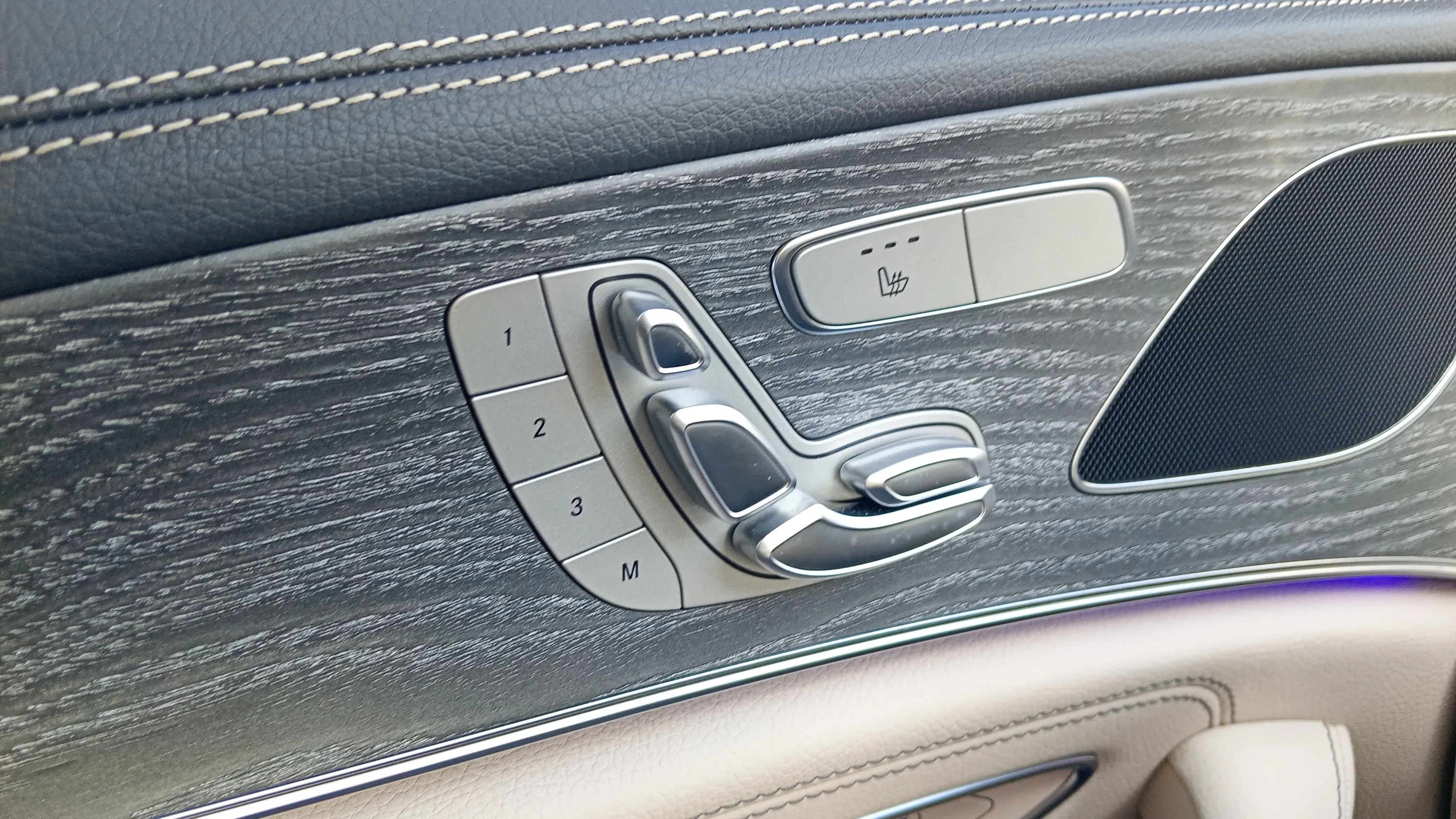 Mercedes-Benz CLS 350 - foto 18