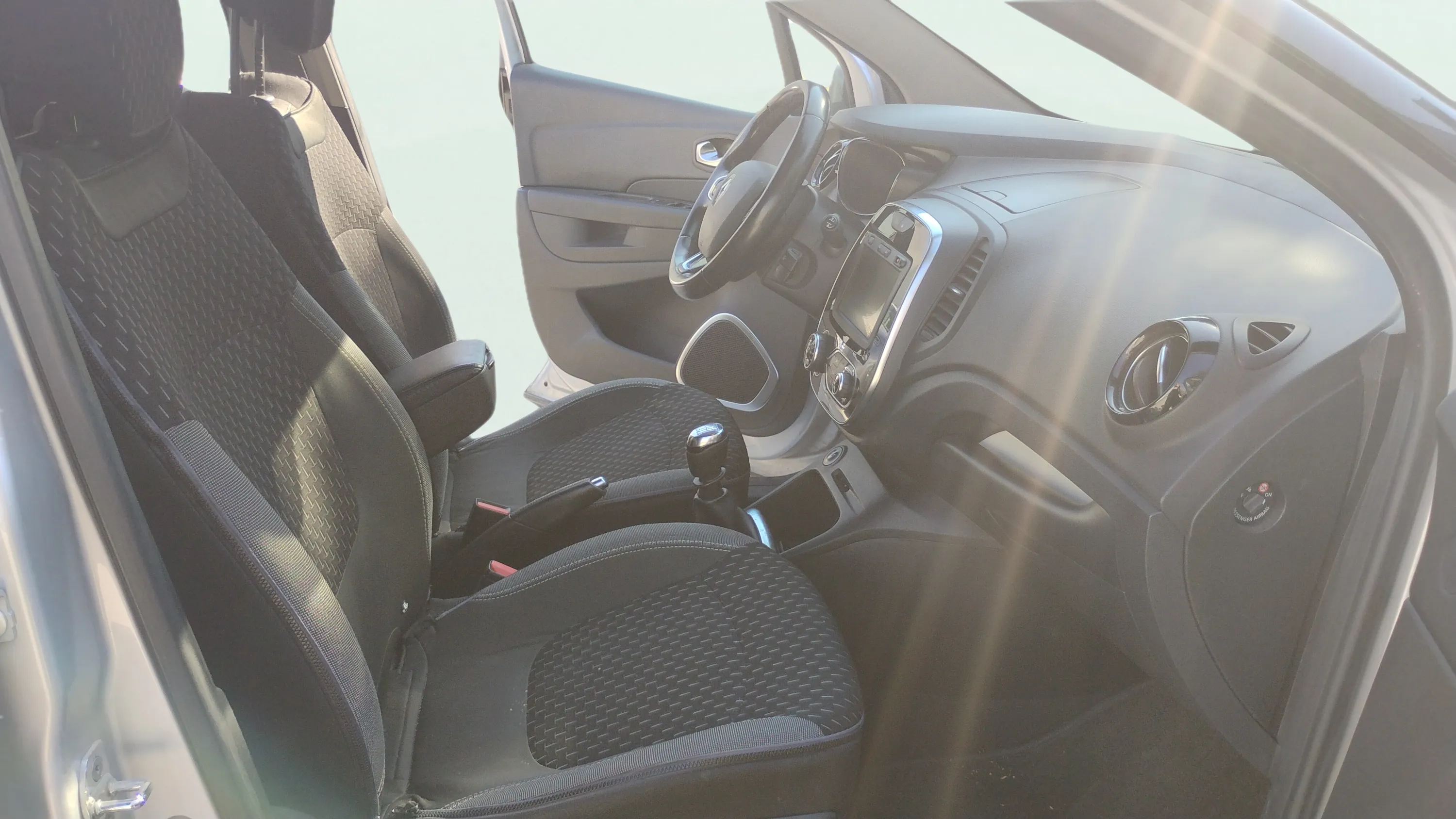 Renault Captur Zen TCe GPF - foto 12