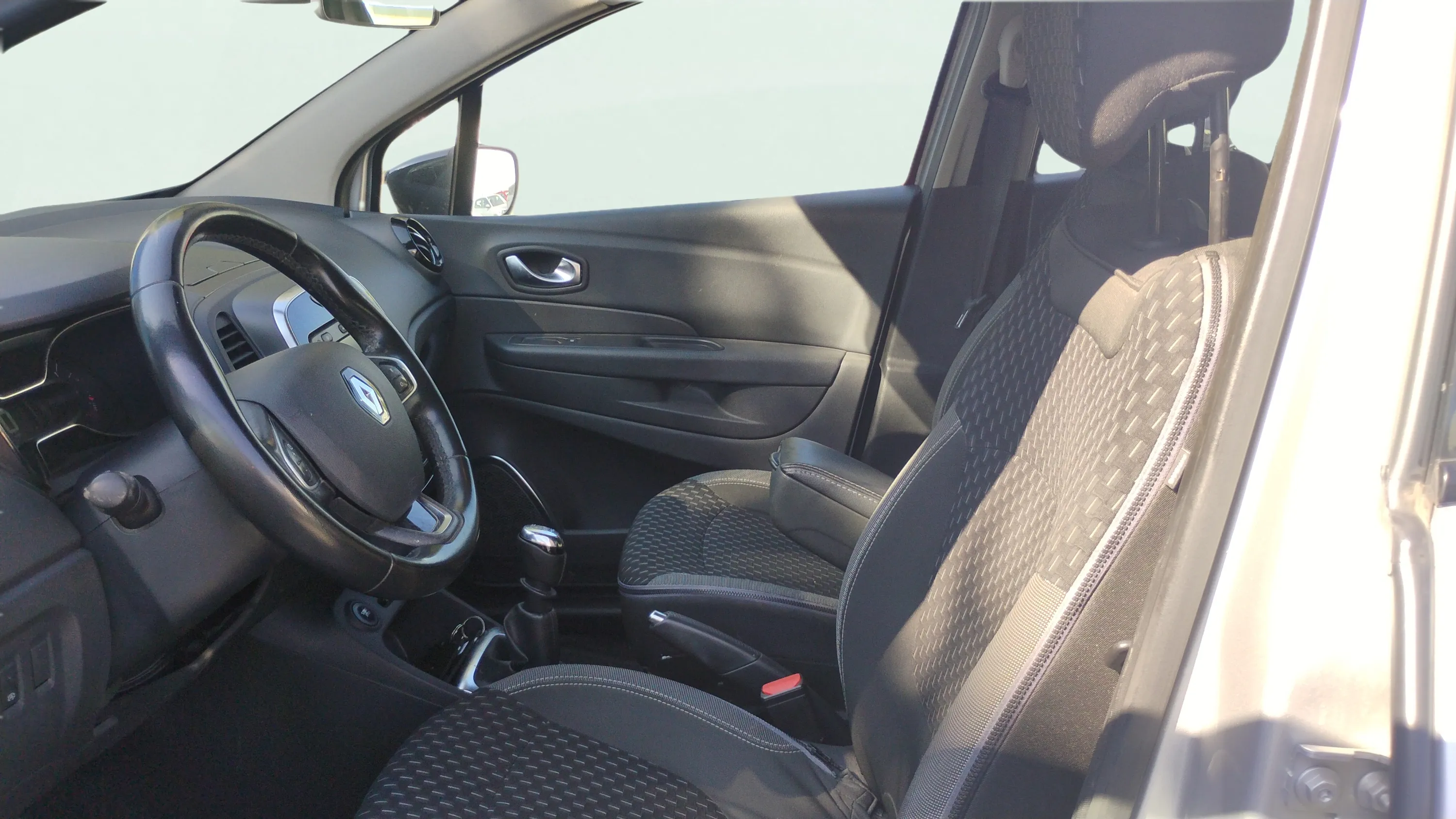 Renault Captur Zen TCe GPF - foto 11