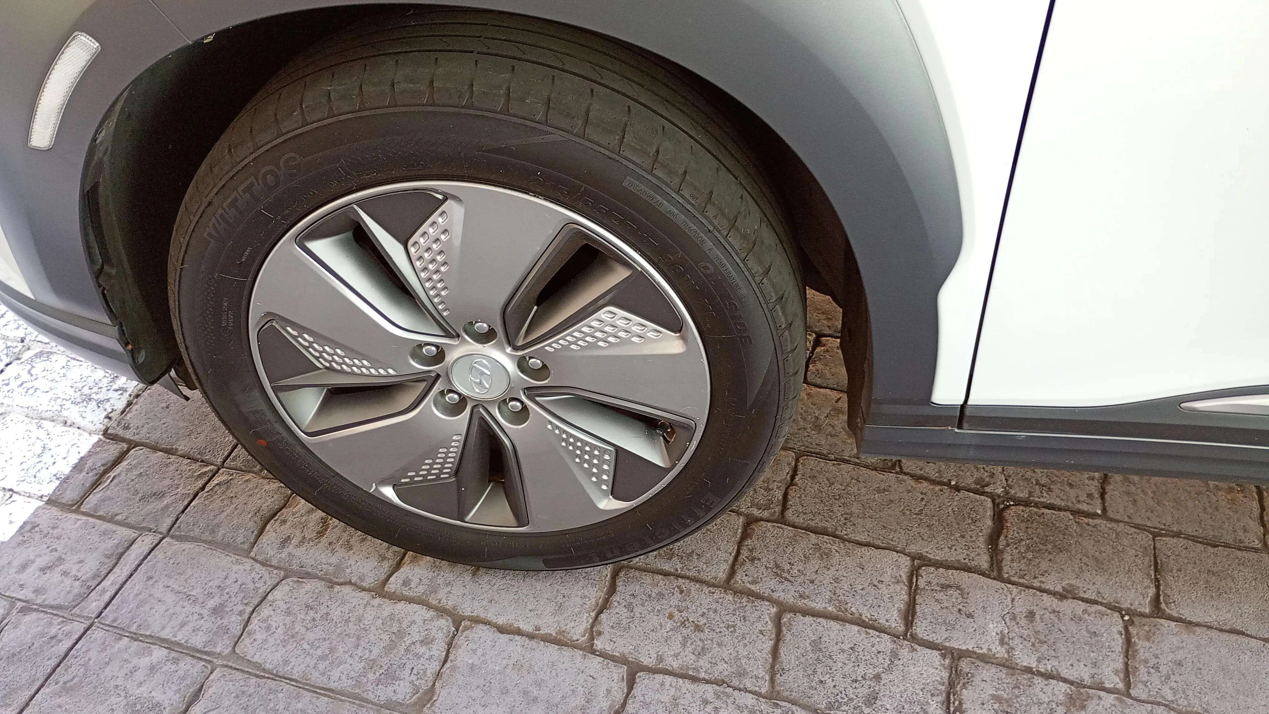 Hyundai Kona EV Klass - foto 17