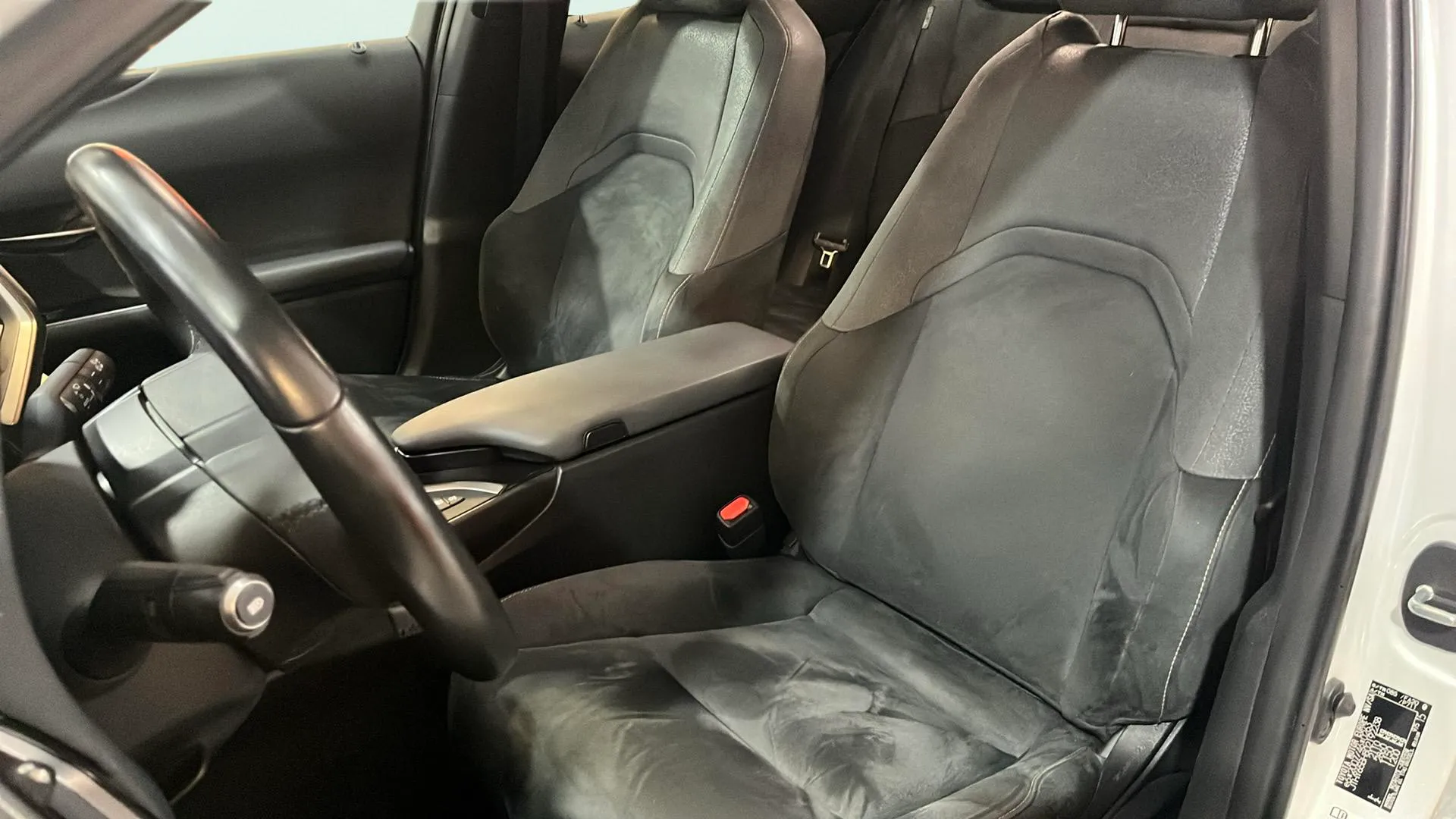 Lexus UX 2.0 250h Business - foto 18