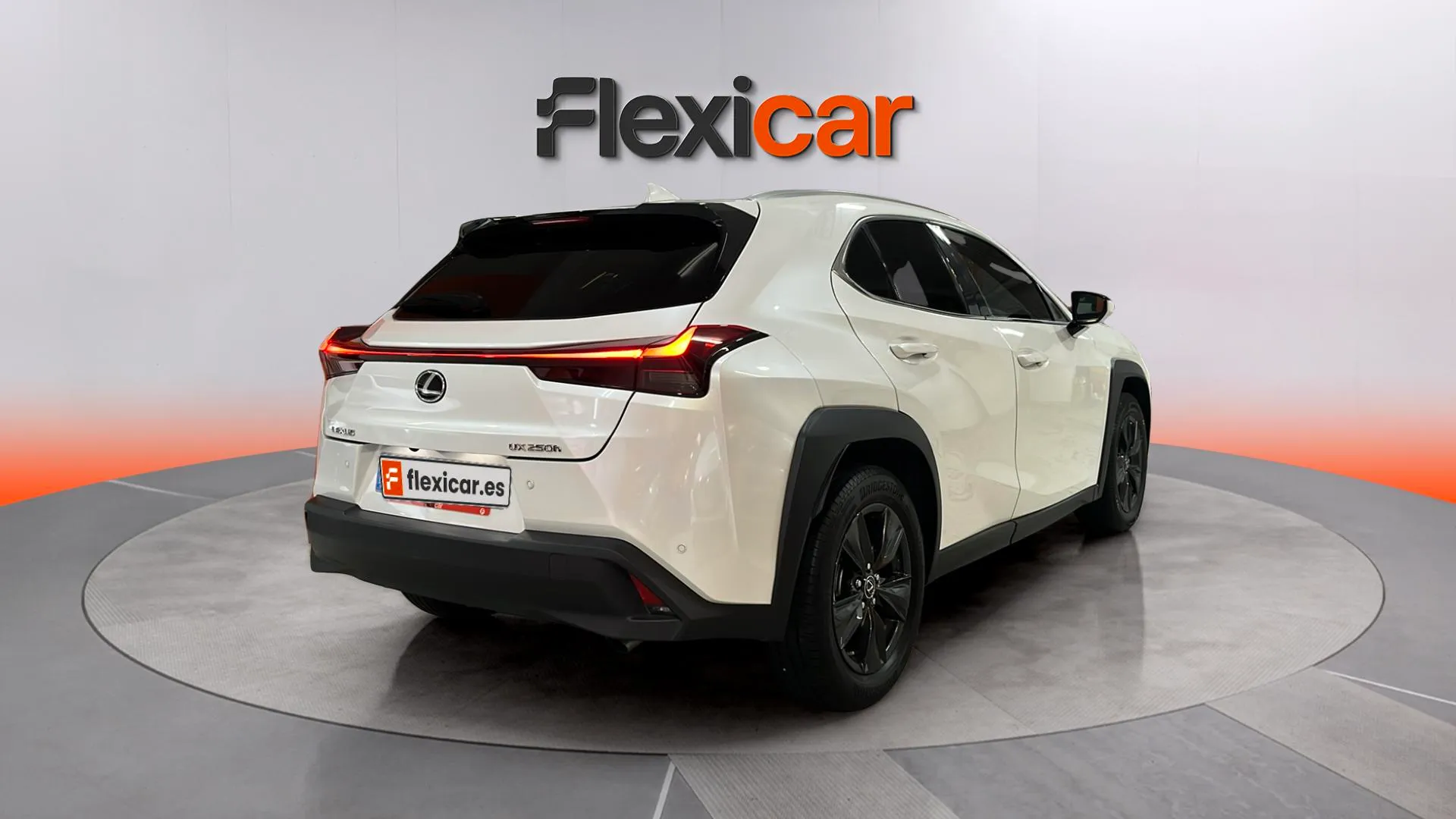 Lexus UX 2.0 250h Business - foto 7