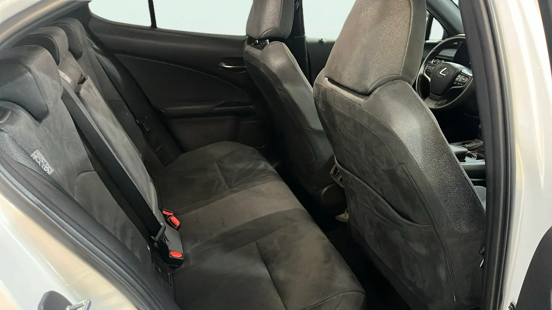 Lexus UX 2.0 250h Business - foto 20
