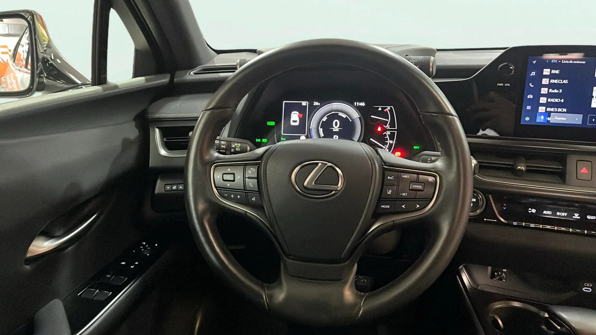 Lexus UX 2.0 250h Business - foto 11