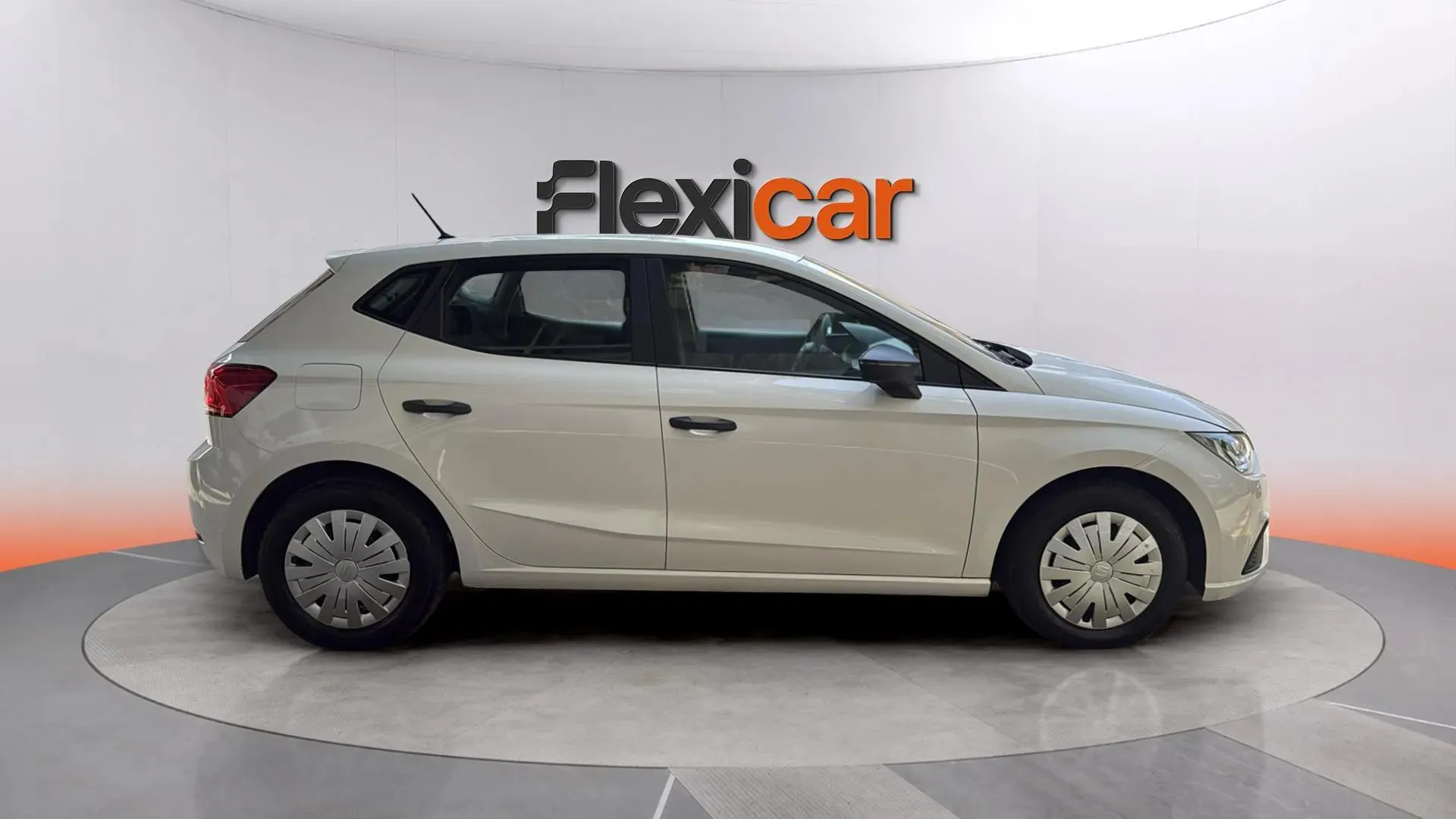 SEAT Ibiza 1.6 TDI Reference - foto 2