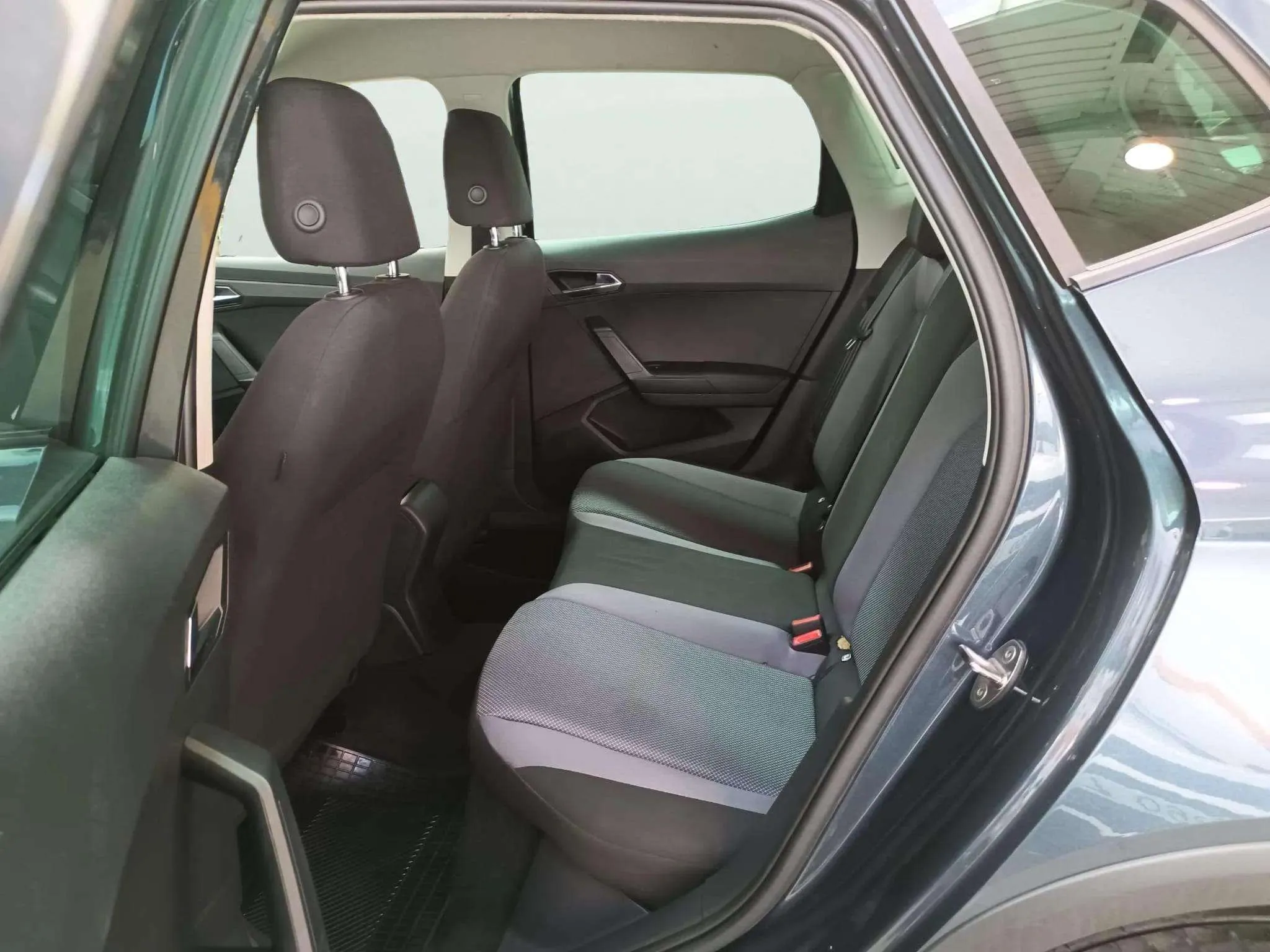 SEAT Arona 1.6 TDI Style Ecomotive - foto 8