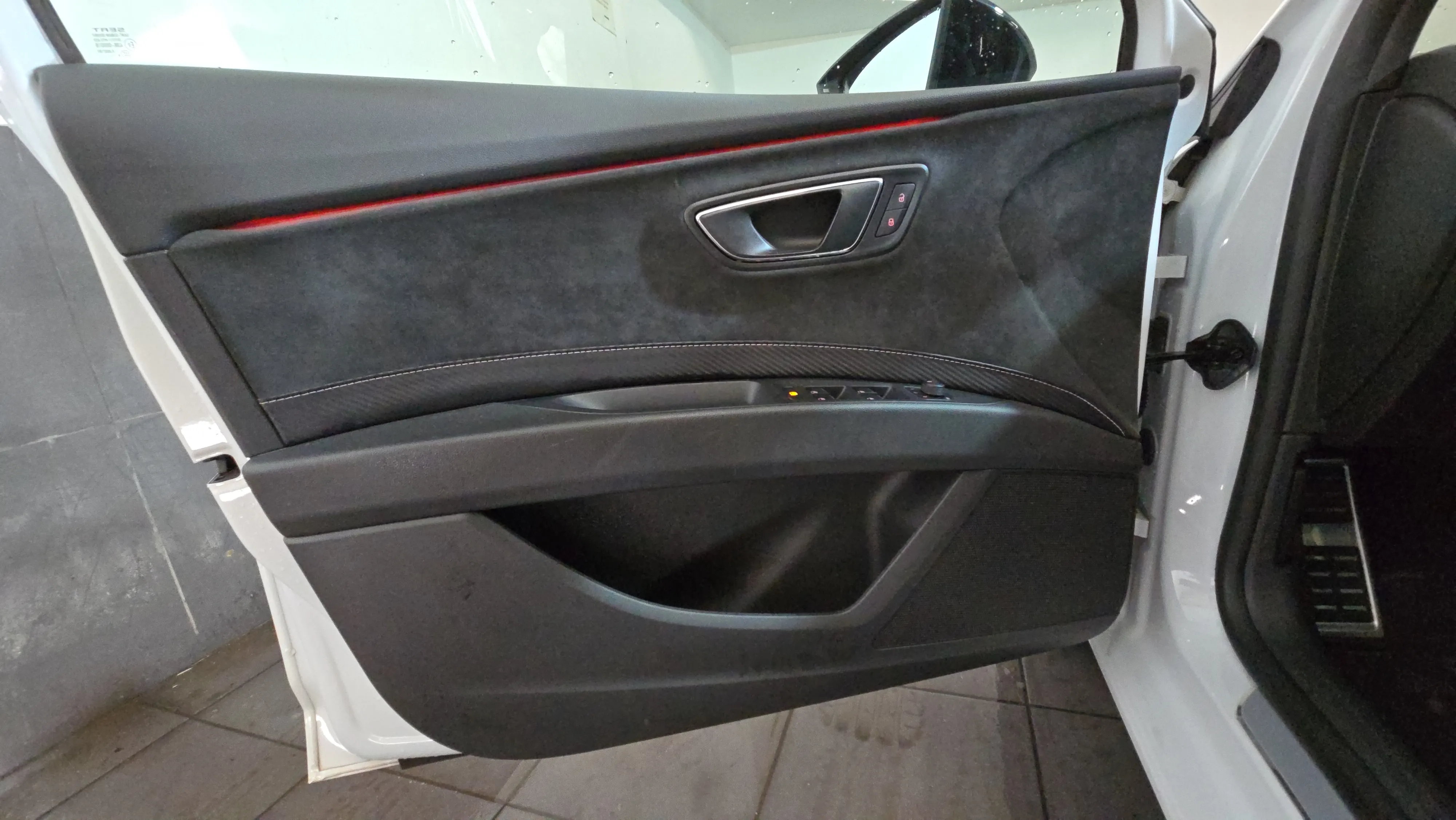 SEAT León ST 2.0 TSI DSG-6 Cupra - foto 17