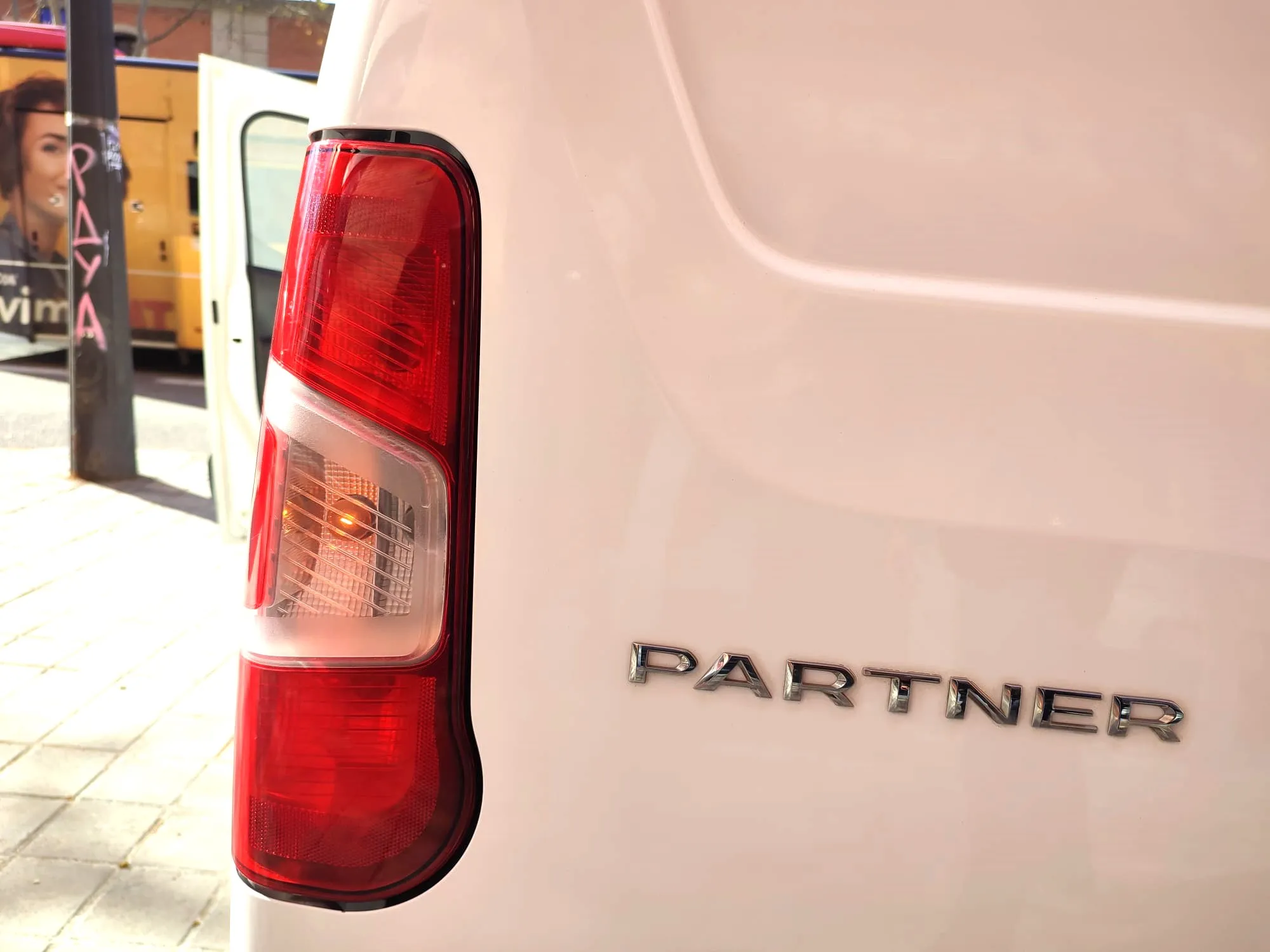 Peugeot Partner Pro Standard 600kg PureTech - foto 18