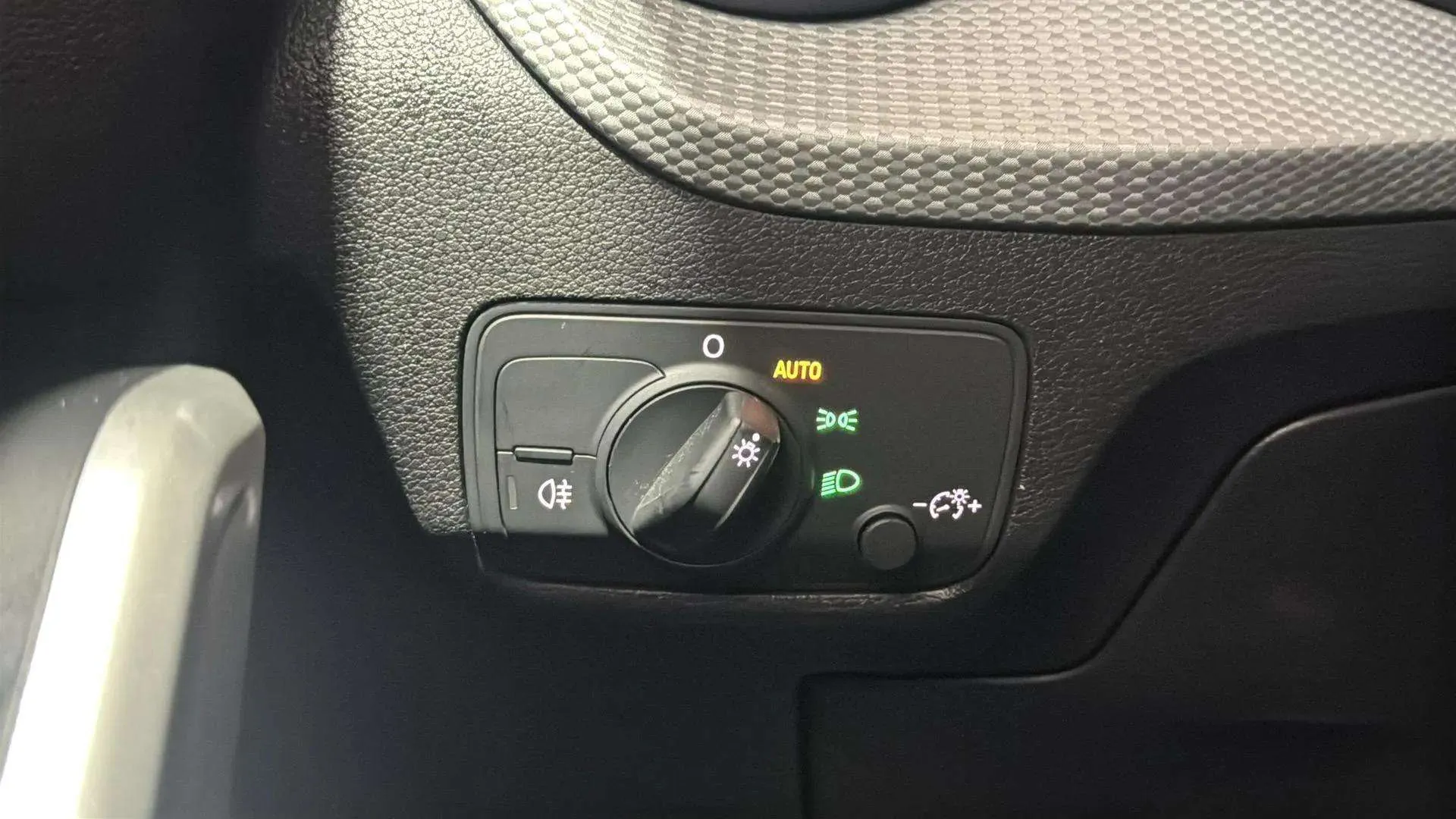 Audi Q2 Adrenalin 30 TDI S tronic - foto 19